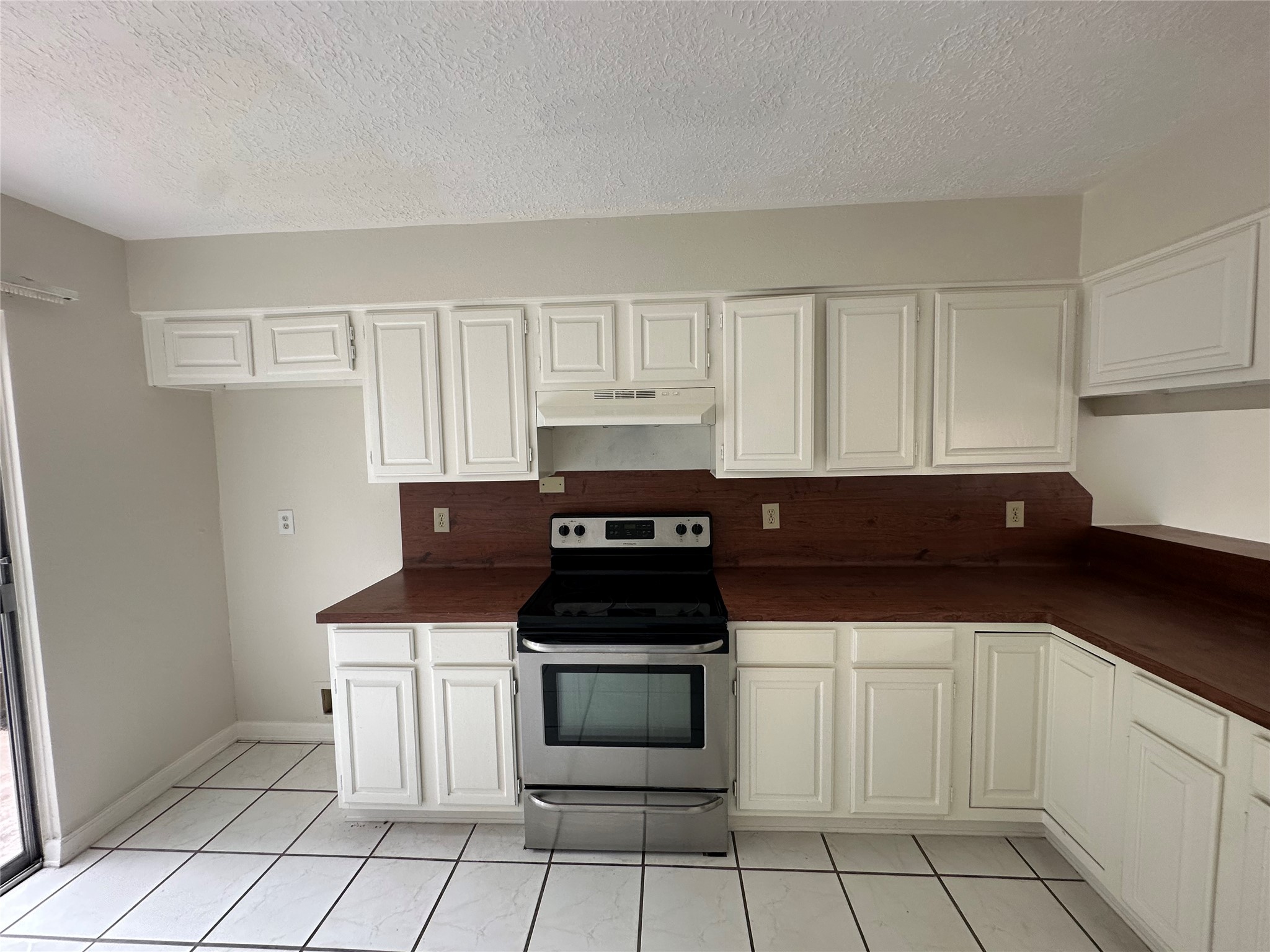 9302 Spindlewood Drive Property Photo 8