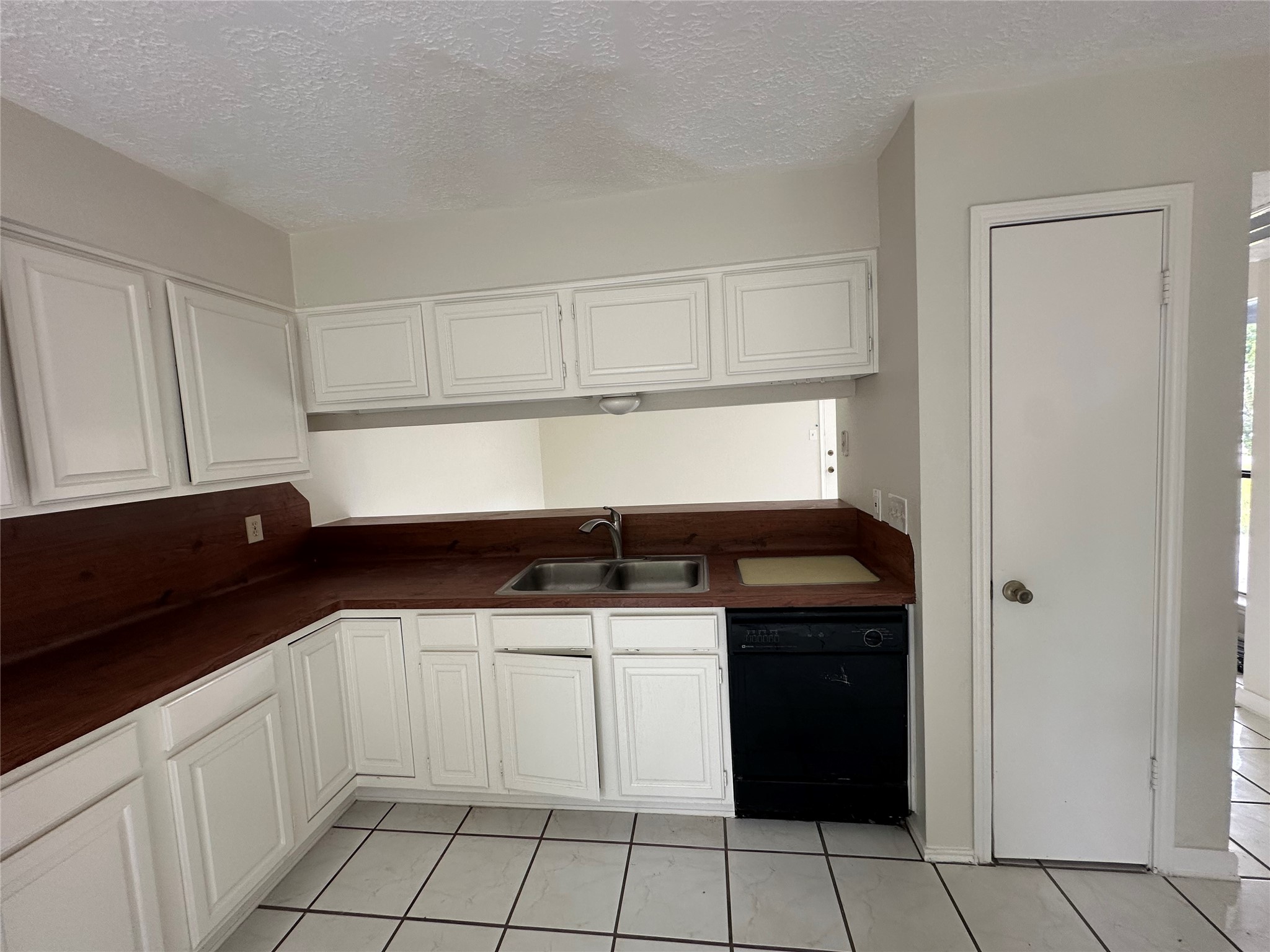 9302 Spindlewood Drive Property Photo 9