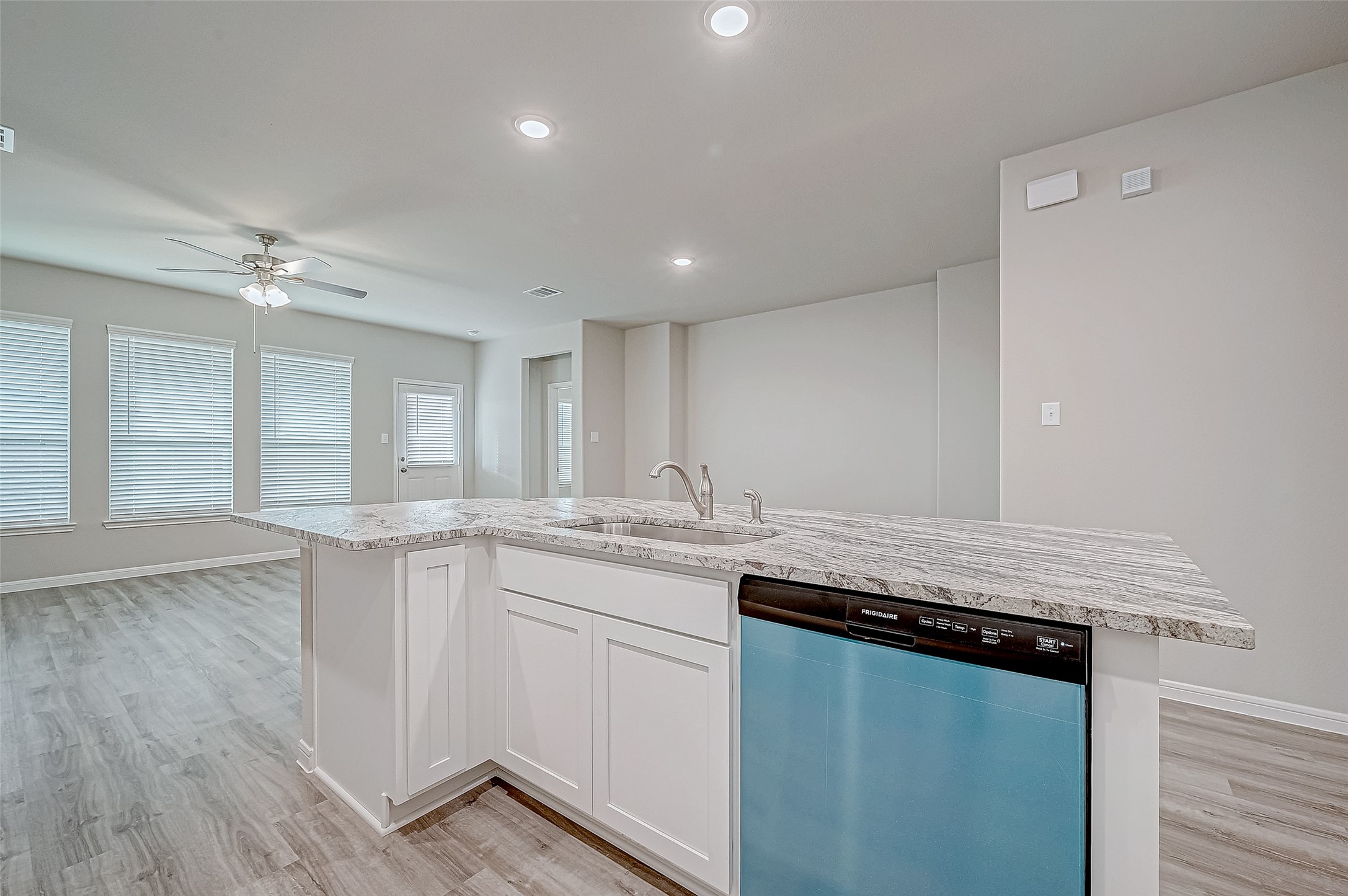 19523 Perissa Terrace Drive Property Photo 6