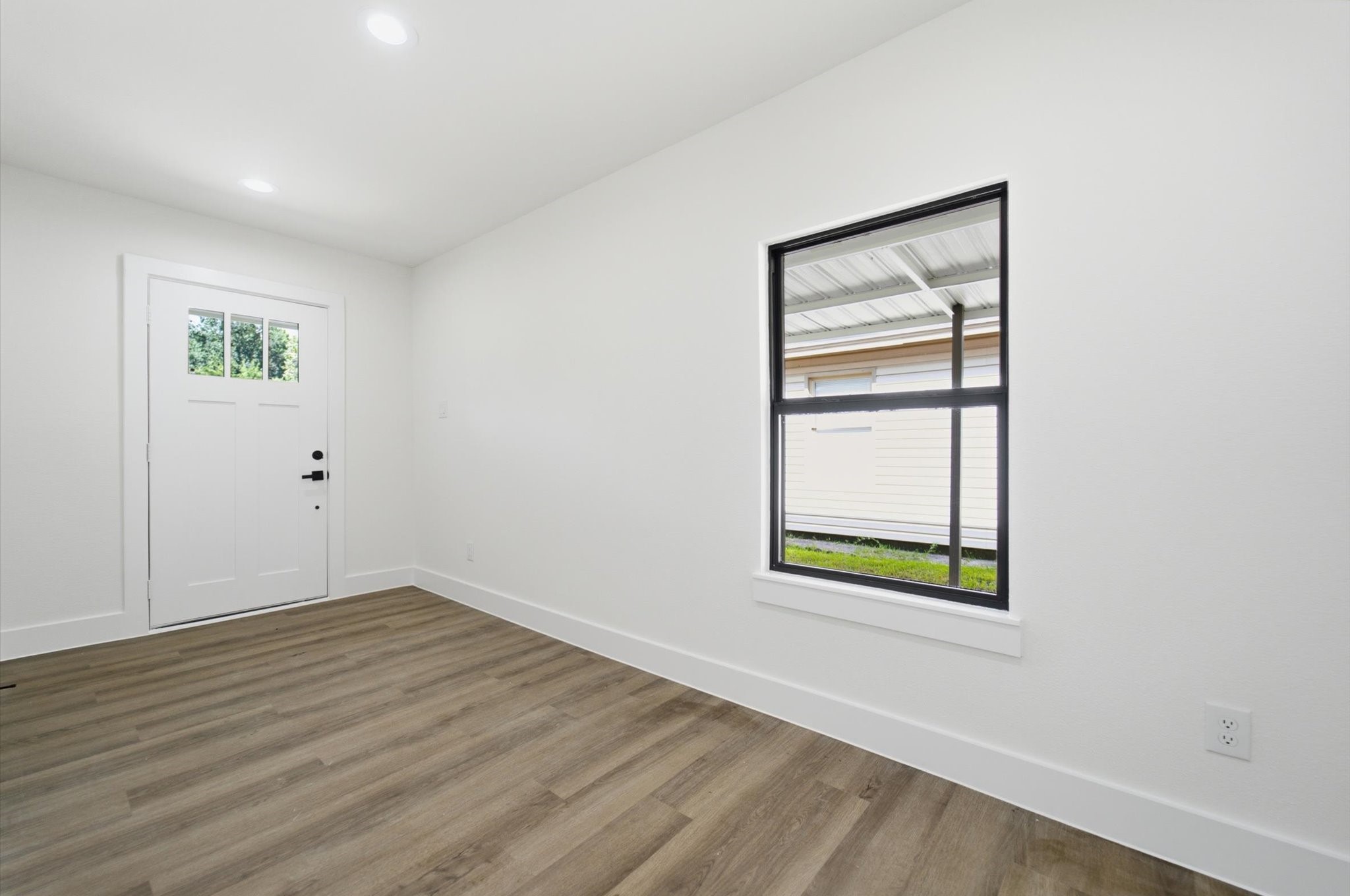 5123 Willow Glen Drive Property Photo 5