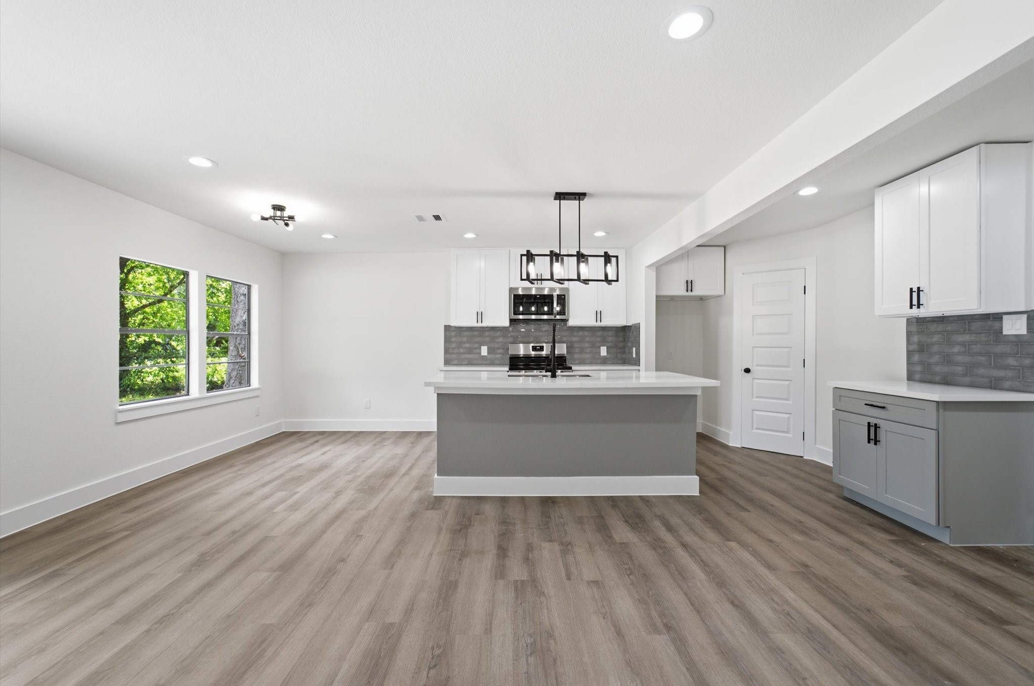 5123 Willow Glen Drive Property Photo 12