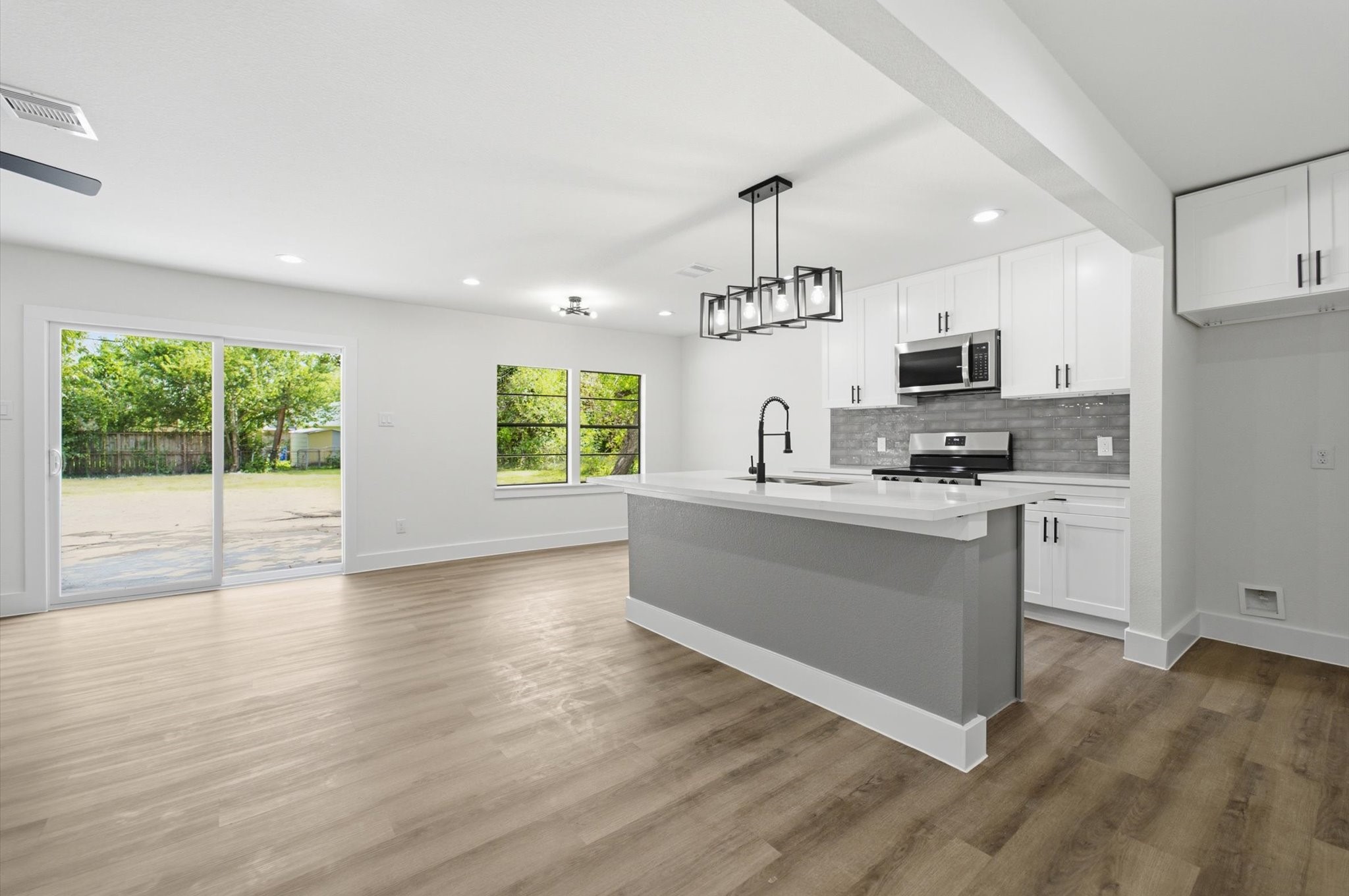 5123 Willow Glen Drive Property Photo 14