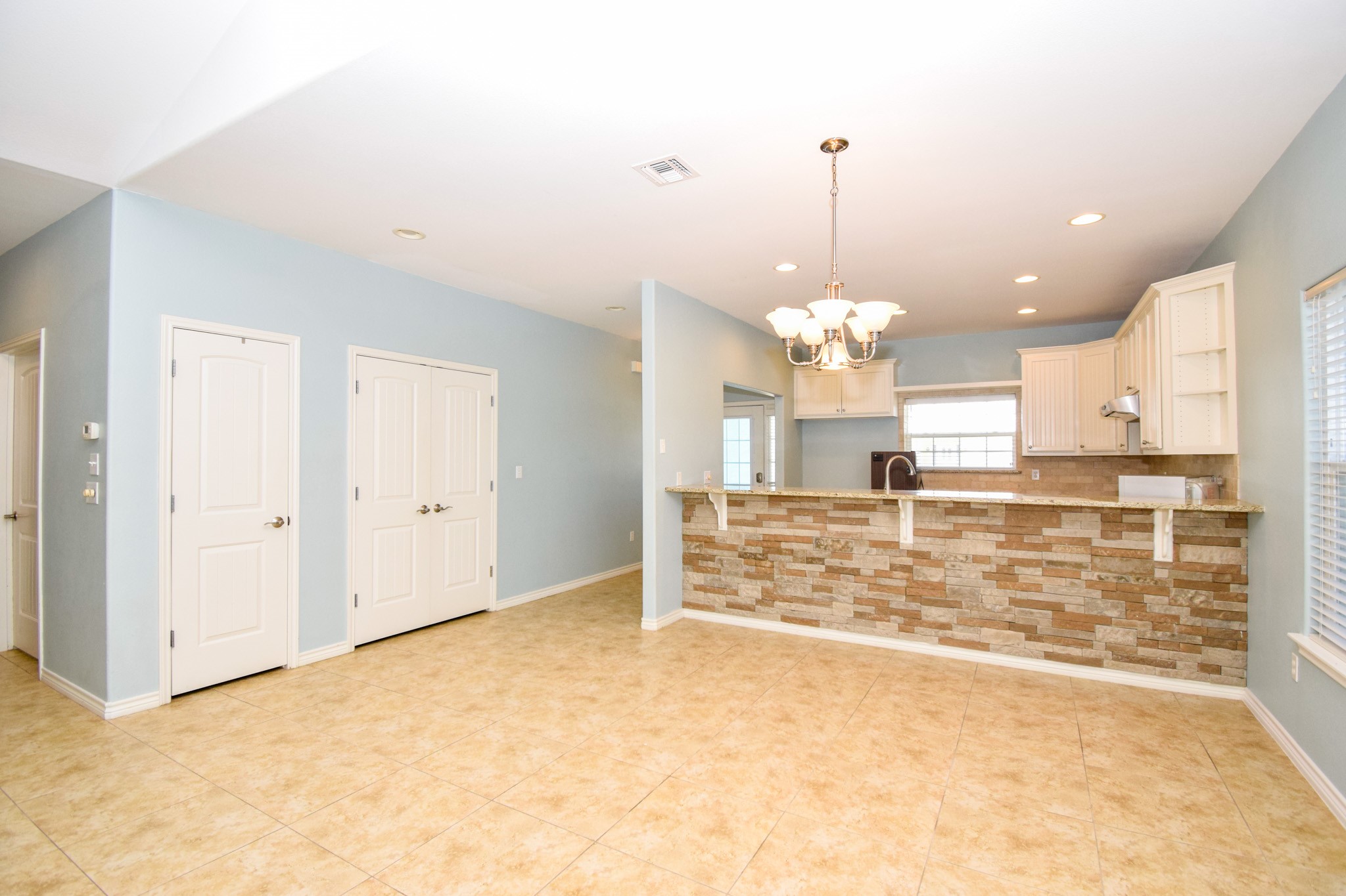 2711 Lakeview Drive Property Photo 14