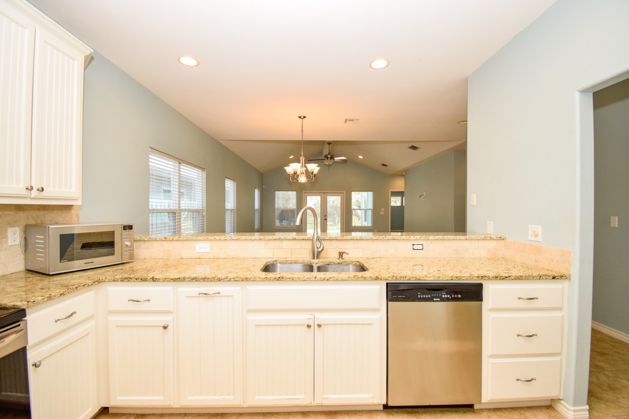 2711 Lakeview Drive Property Photo 17