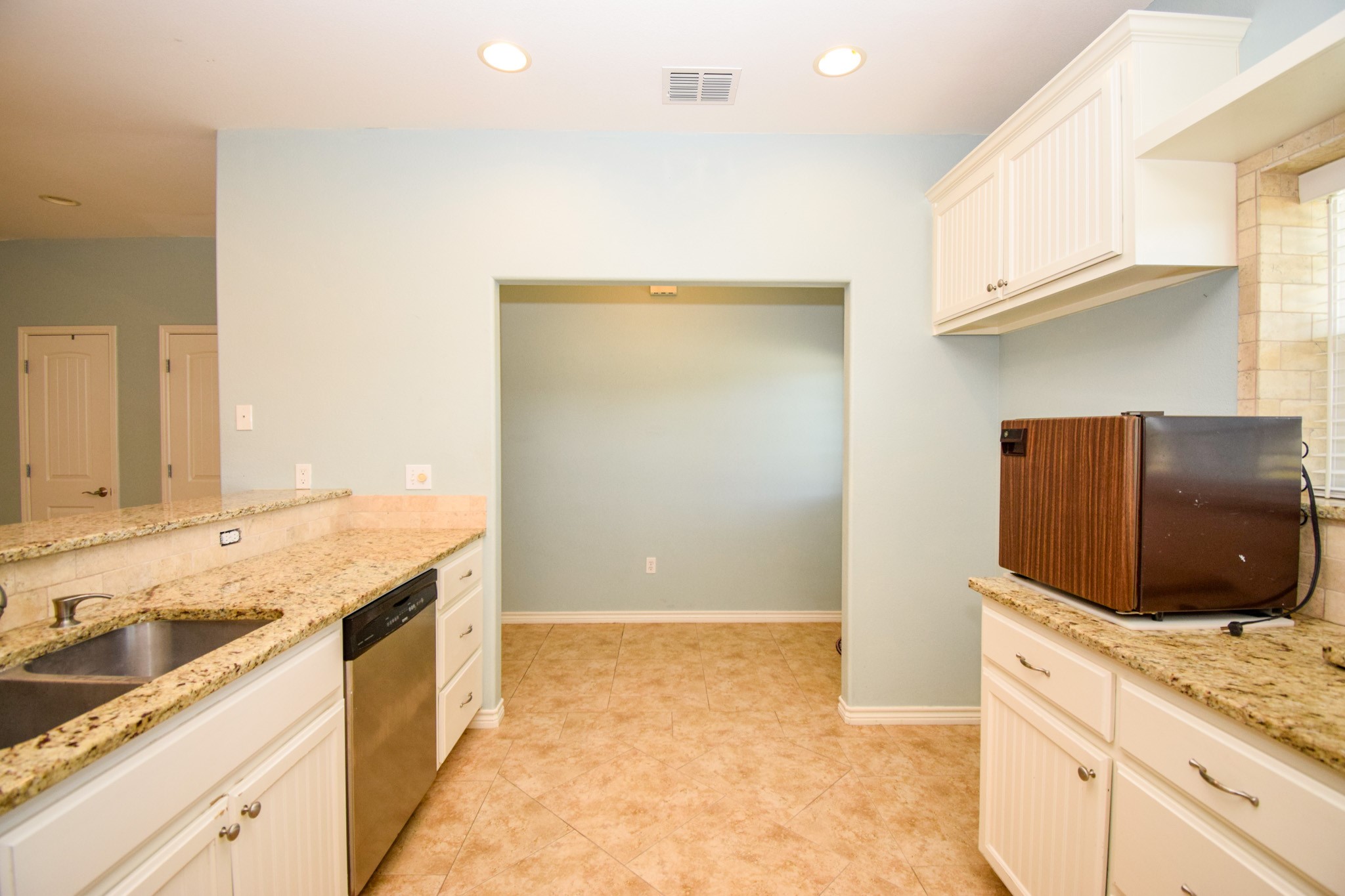 2711 Lakeview Drive Property Photo 18