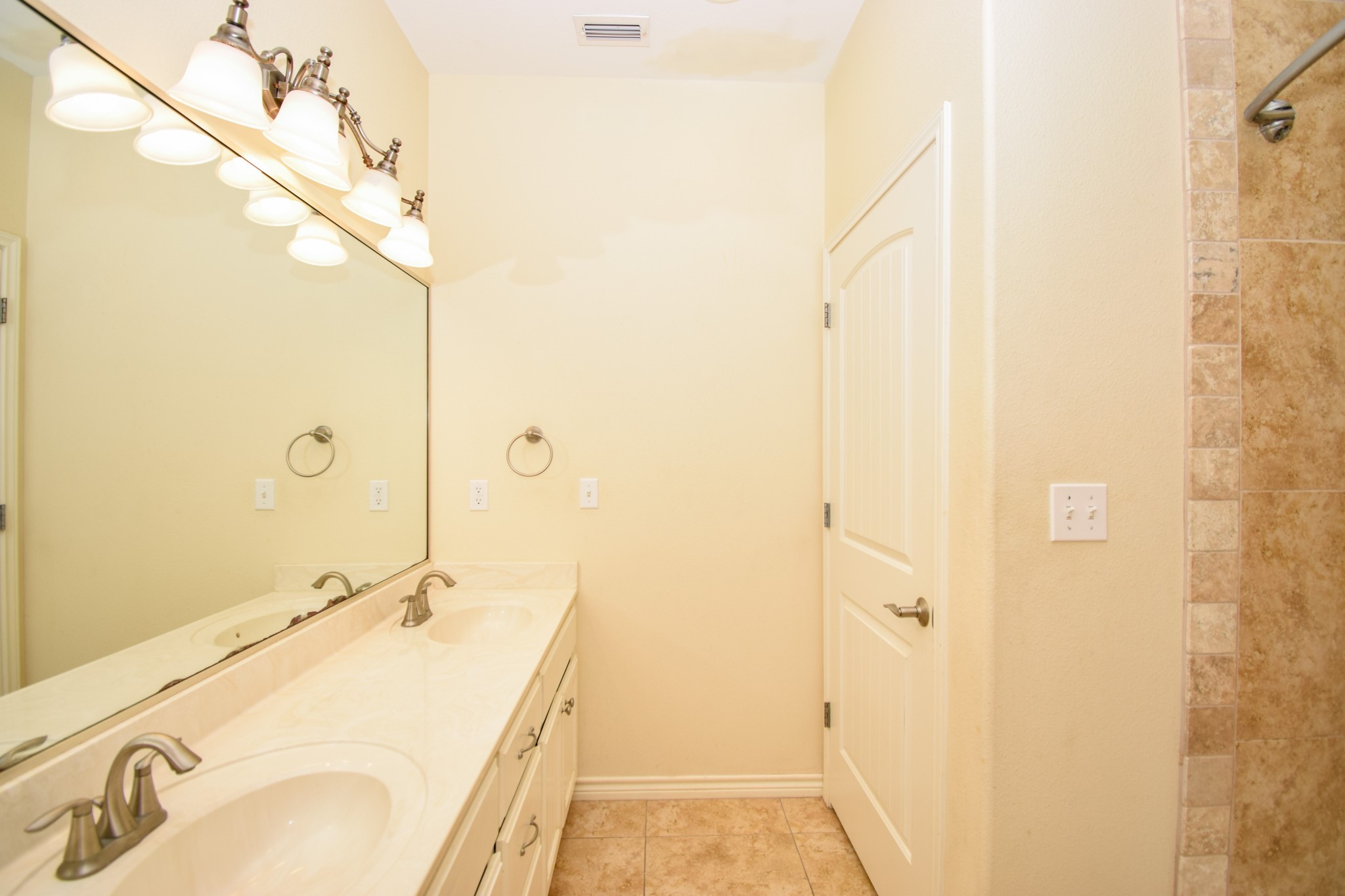 2711 Lakeview Drive Property Photo 30