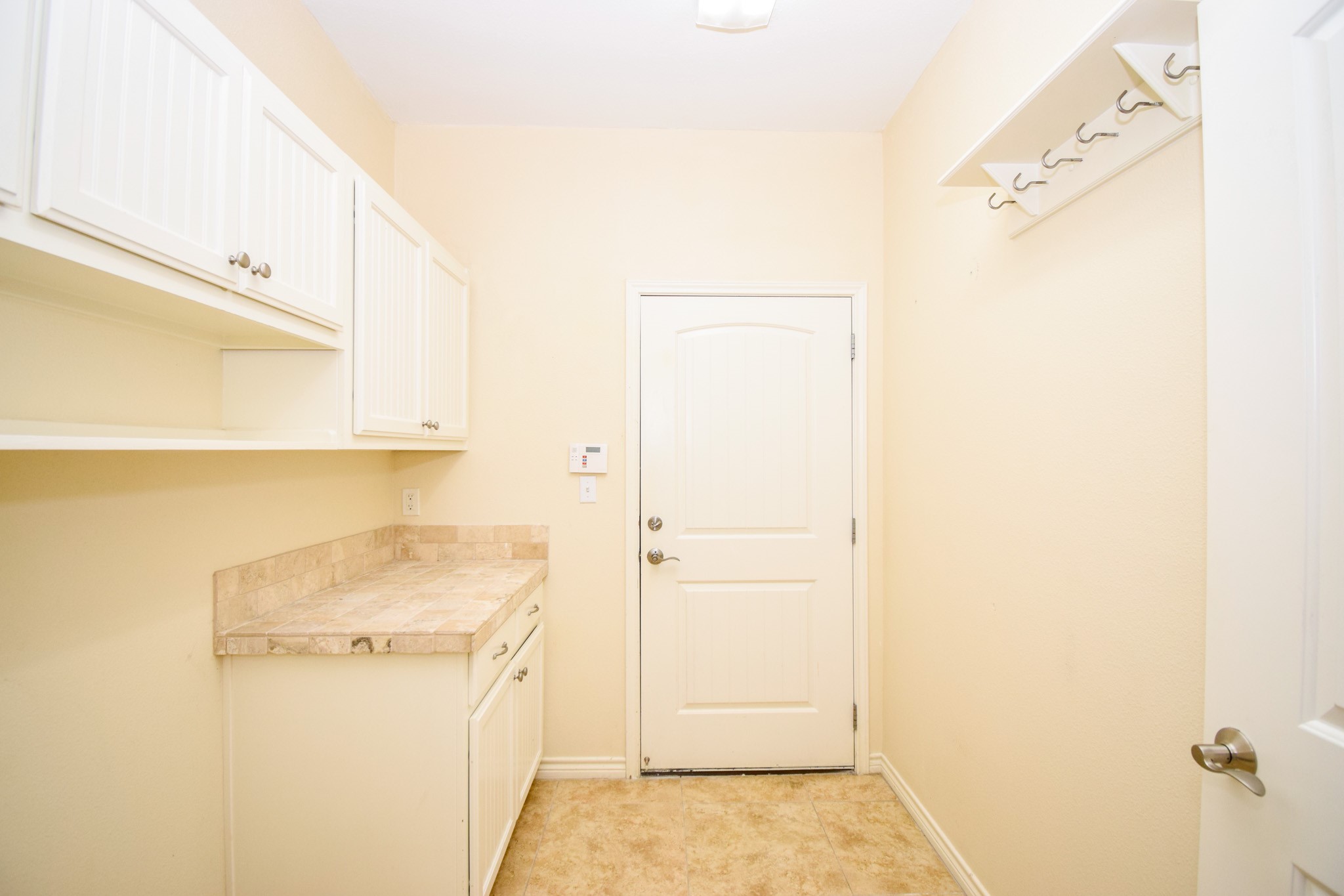 2711 Lakeview Drive Property Photo 32