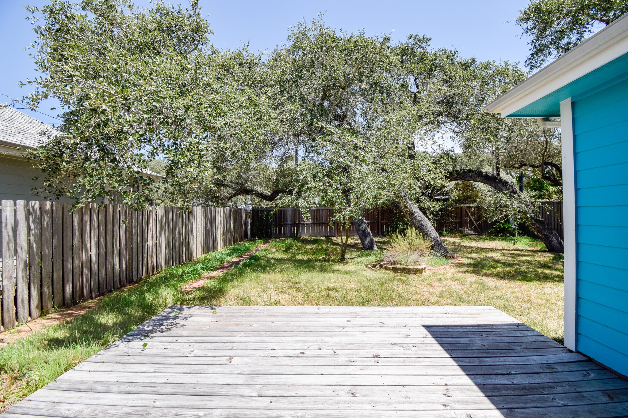 2711 Lakeview Drive Property Photo 42