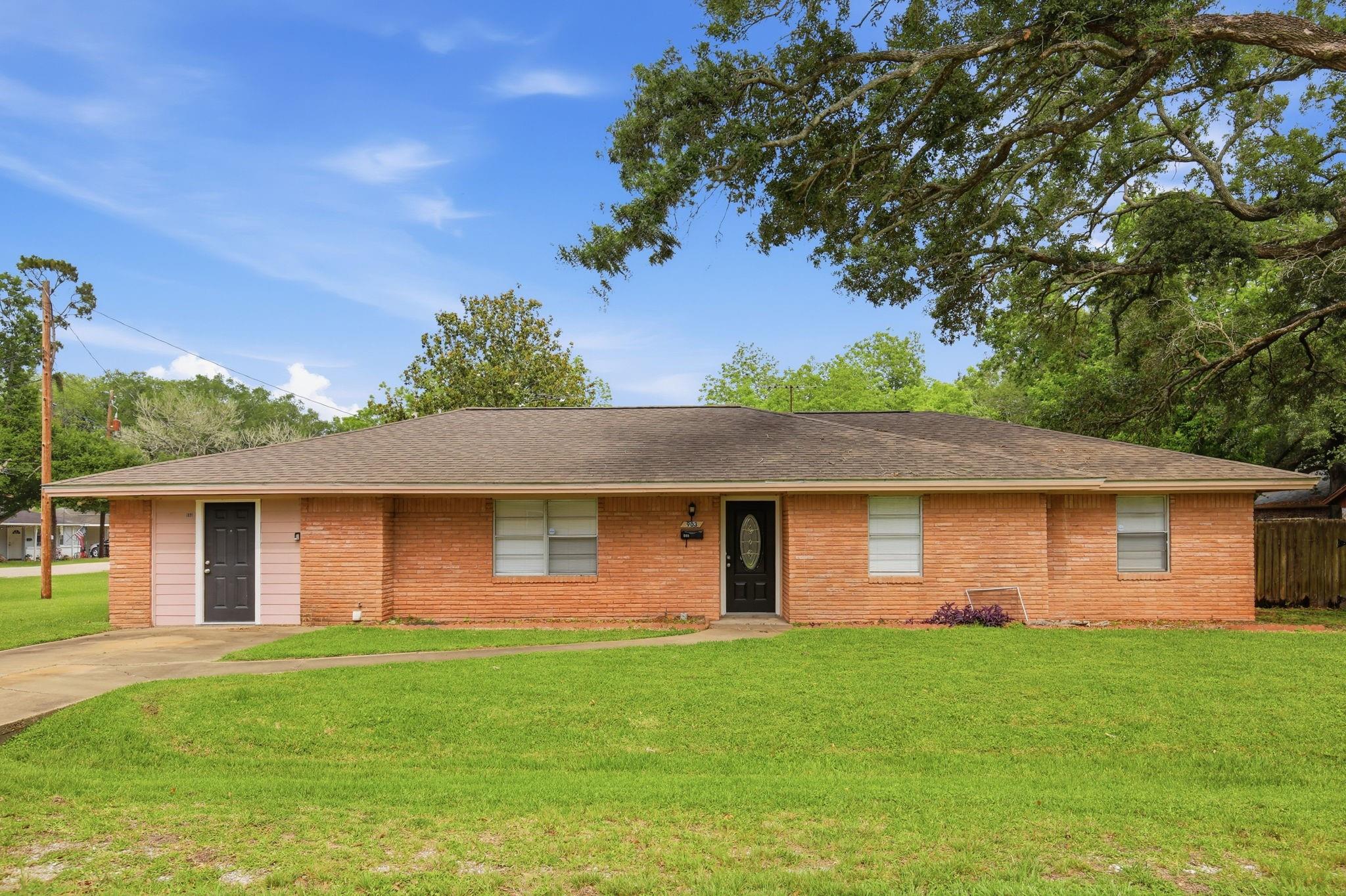903 S Dula Street, Alvin Tx 77511 Property Photo 1