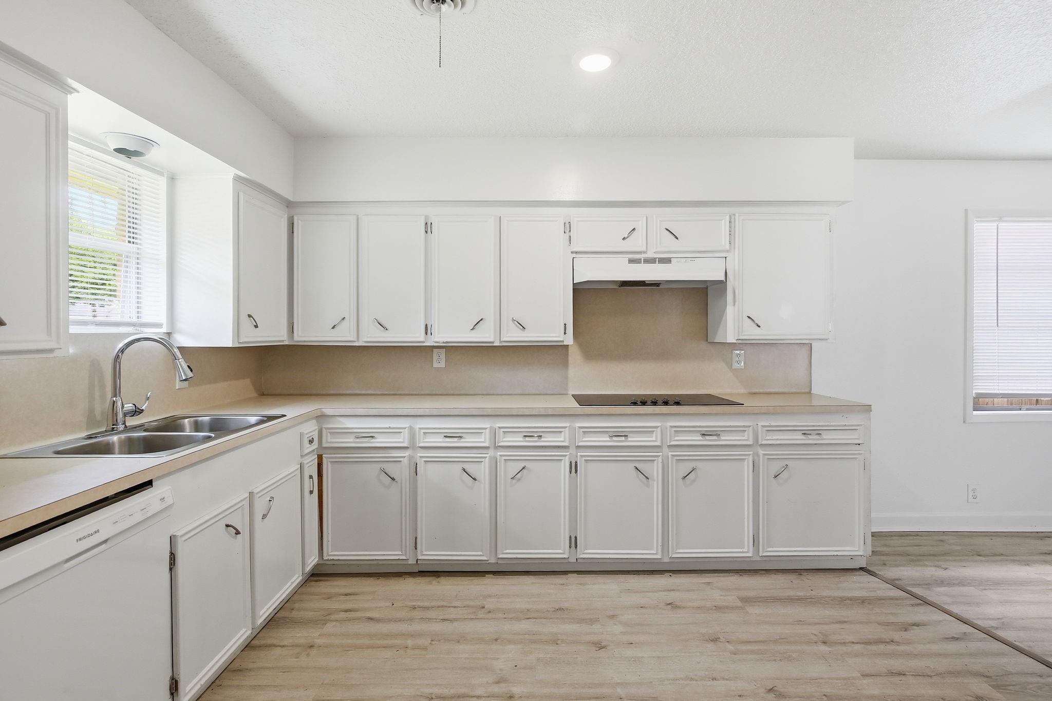 903 S Dula Street, Alvin Tx 77511 Property Photo 13