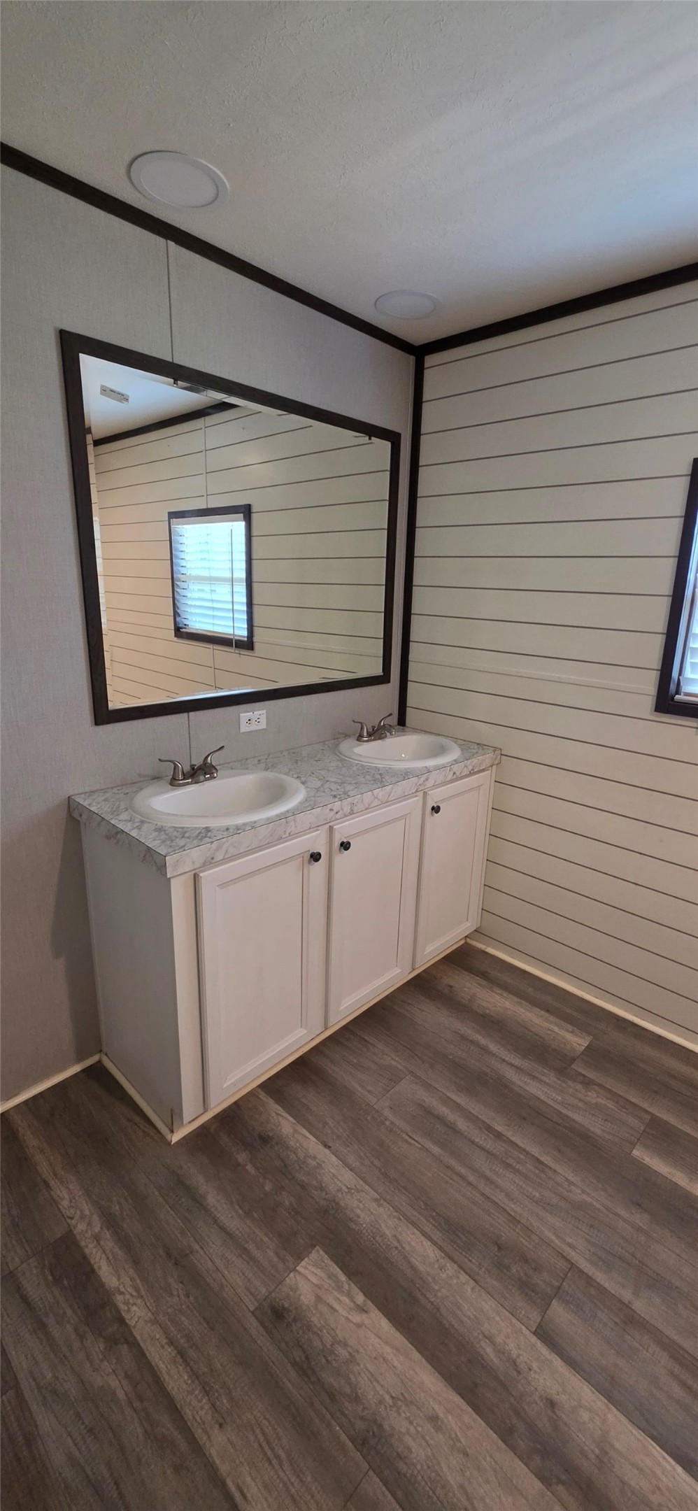 2571 Lee Turner Road Property Photo 16