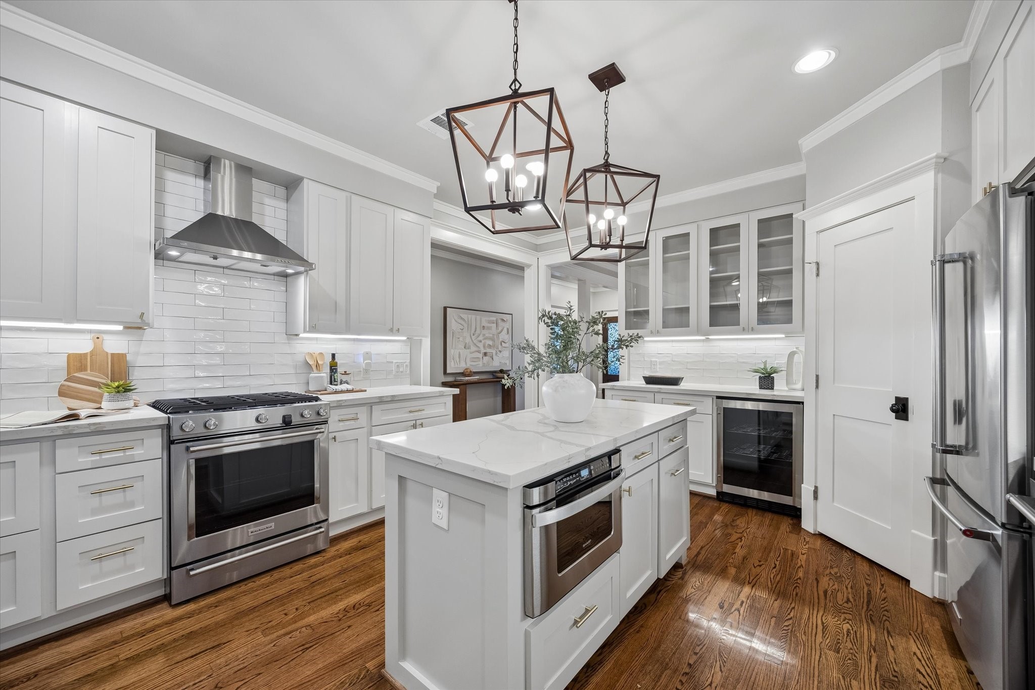 908 Tabor Street Property Photo 14