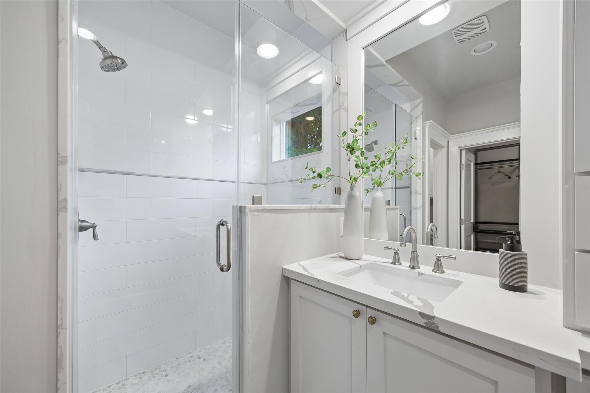 908 Tabor Street Property Photo 26