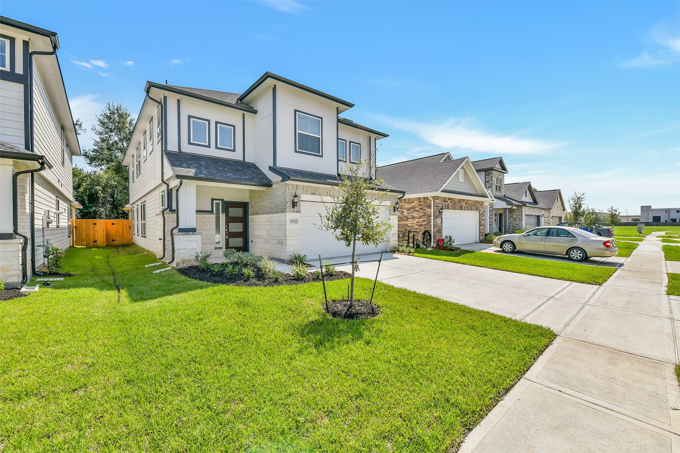 15515 Foresail Lane Property Photo 3