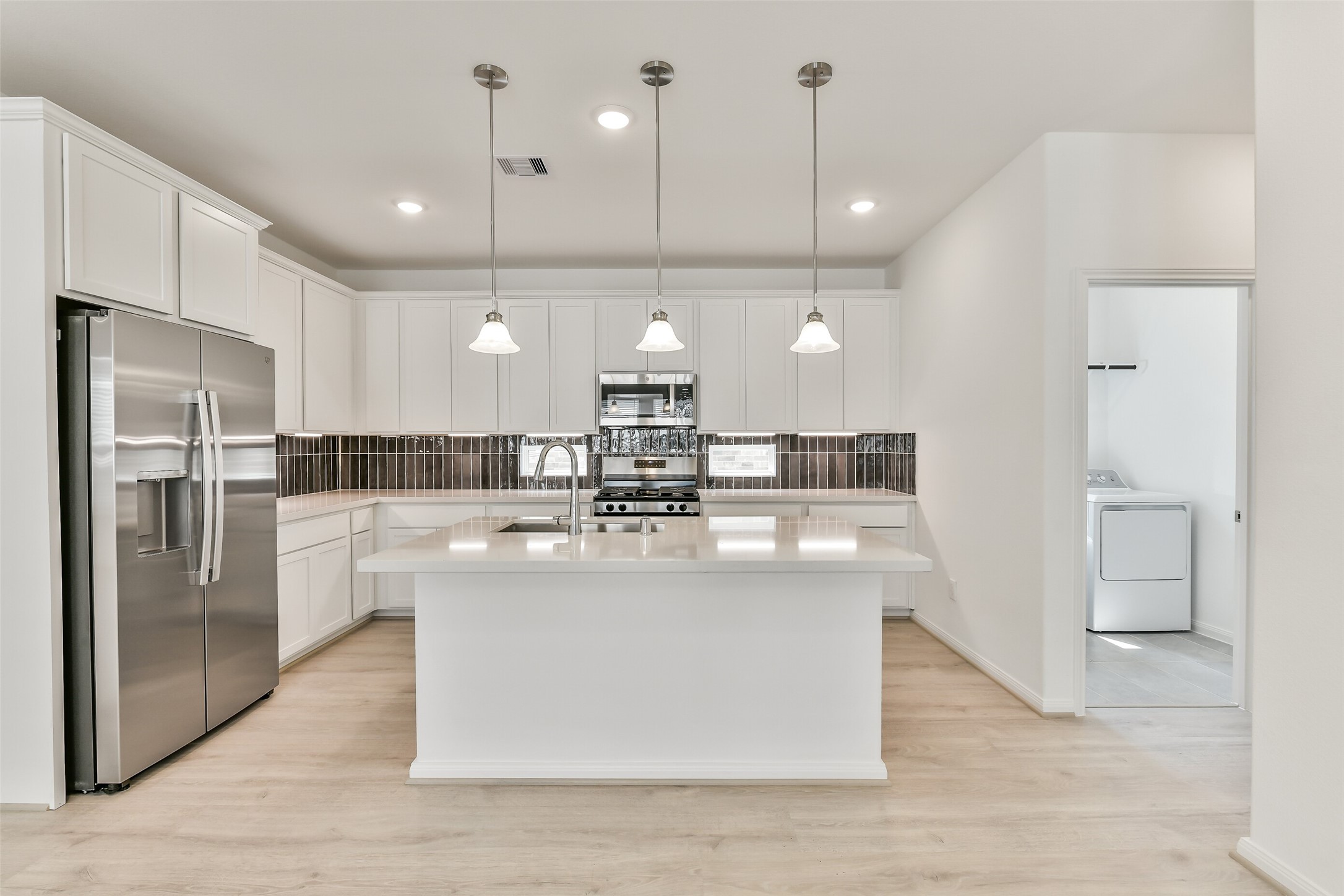 15515 Foresail Lane Property Photo 8