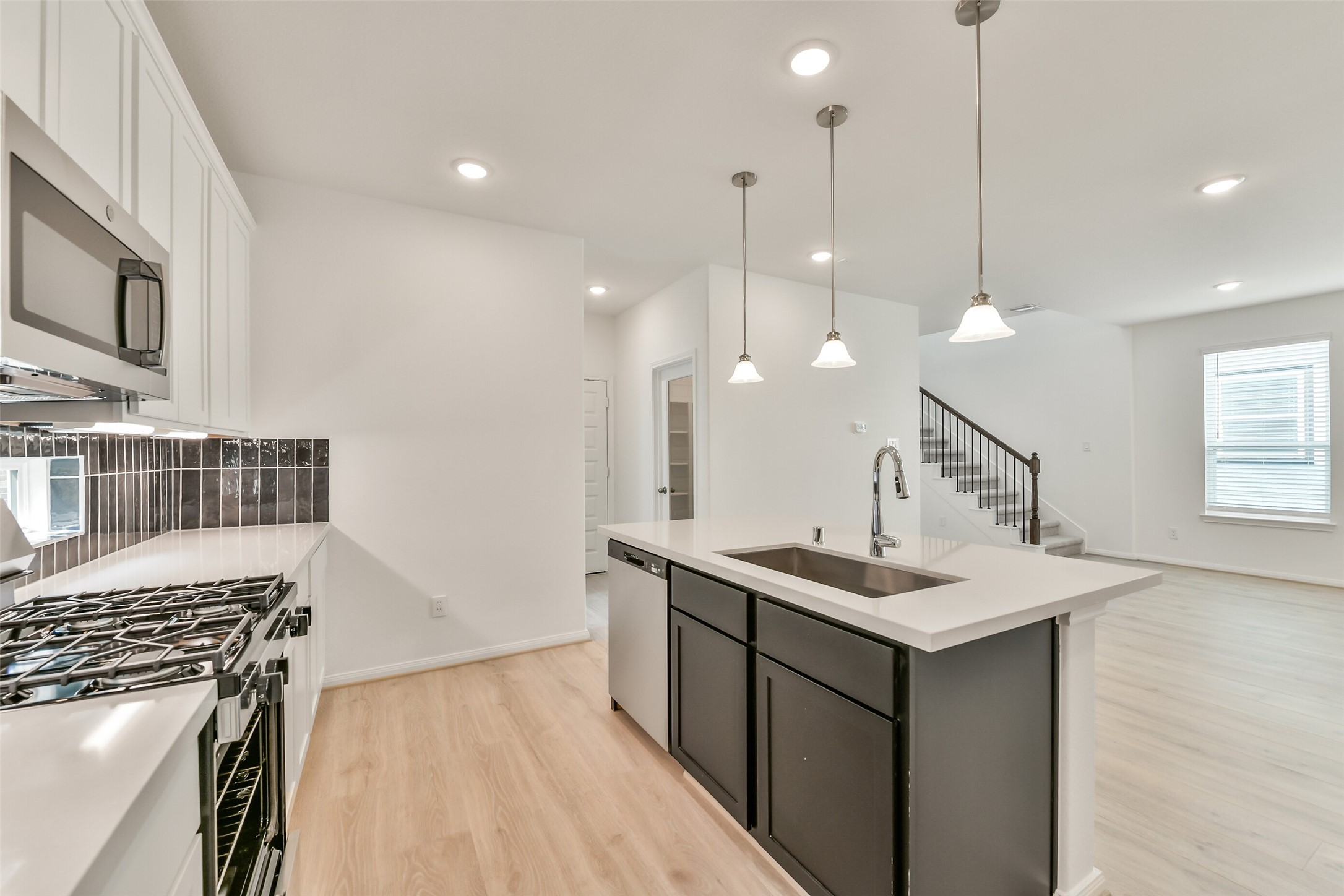 15515 Foresail Lane Property Photo 10