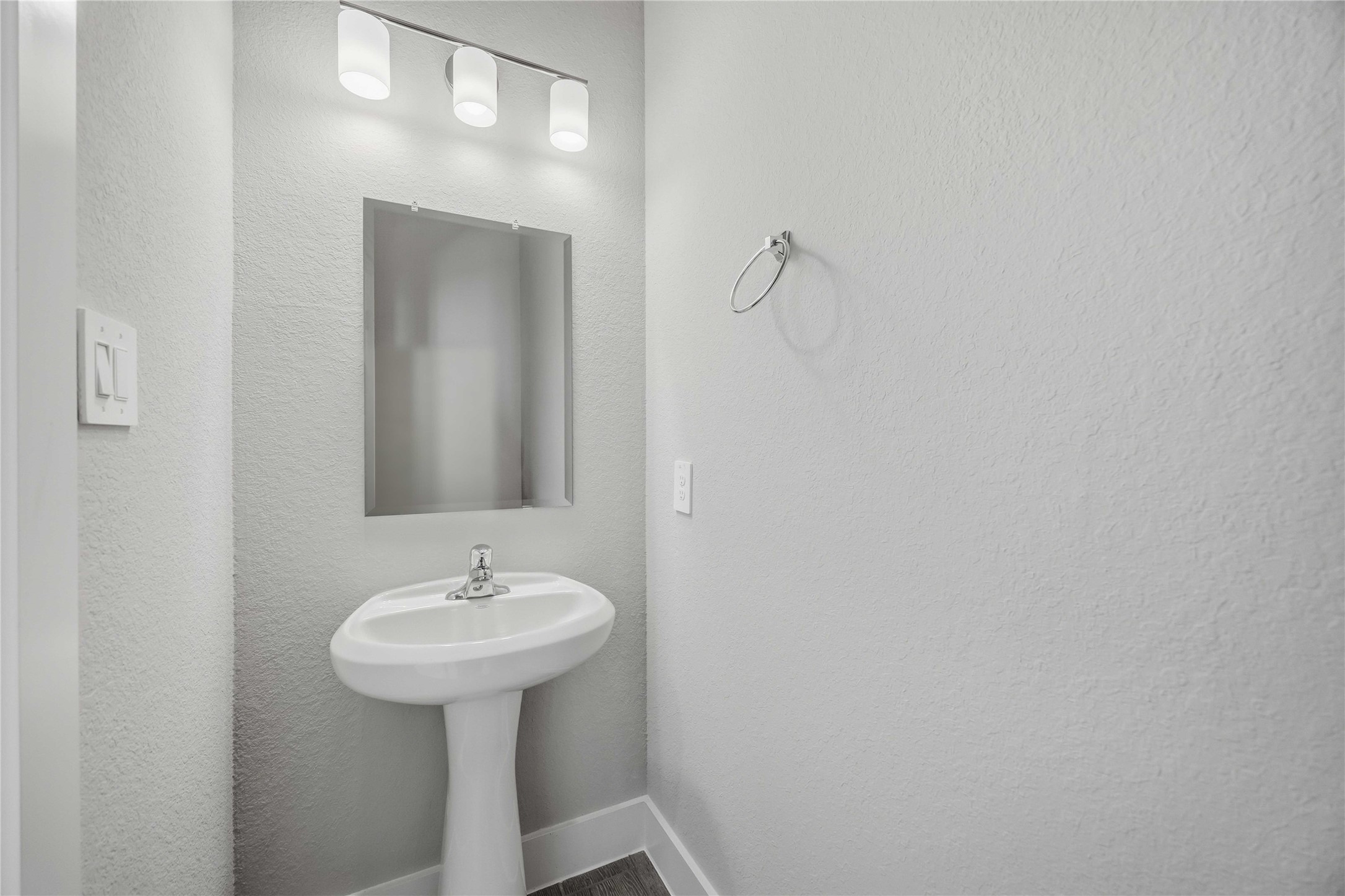 207 Rose Laurel Drive Property Photo 5