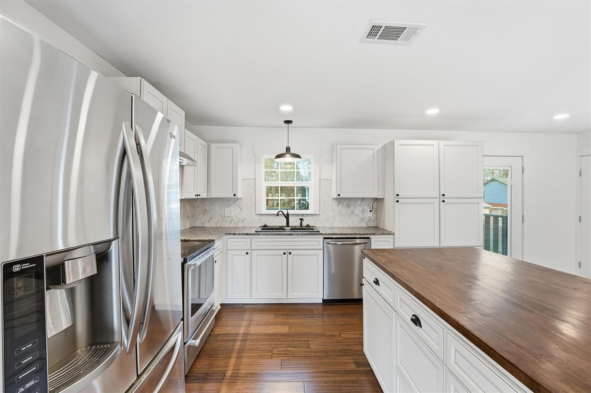 3211 Park Garden Drive Property Photo 6
