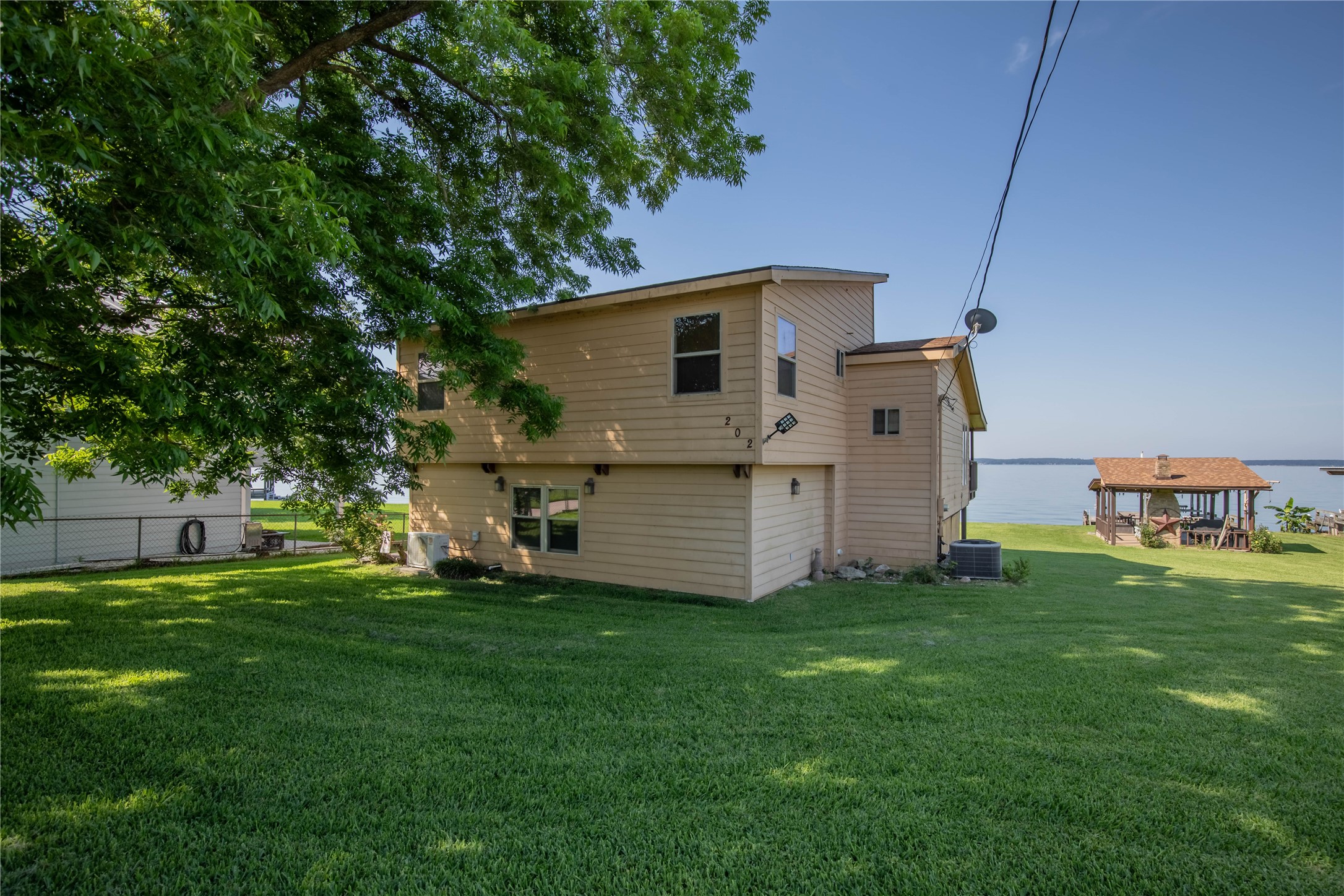 202 Willie Cook Street Property Photo 7