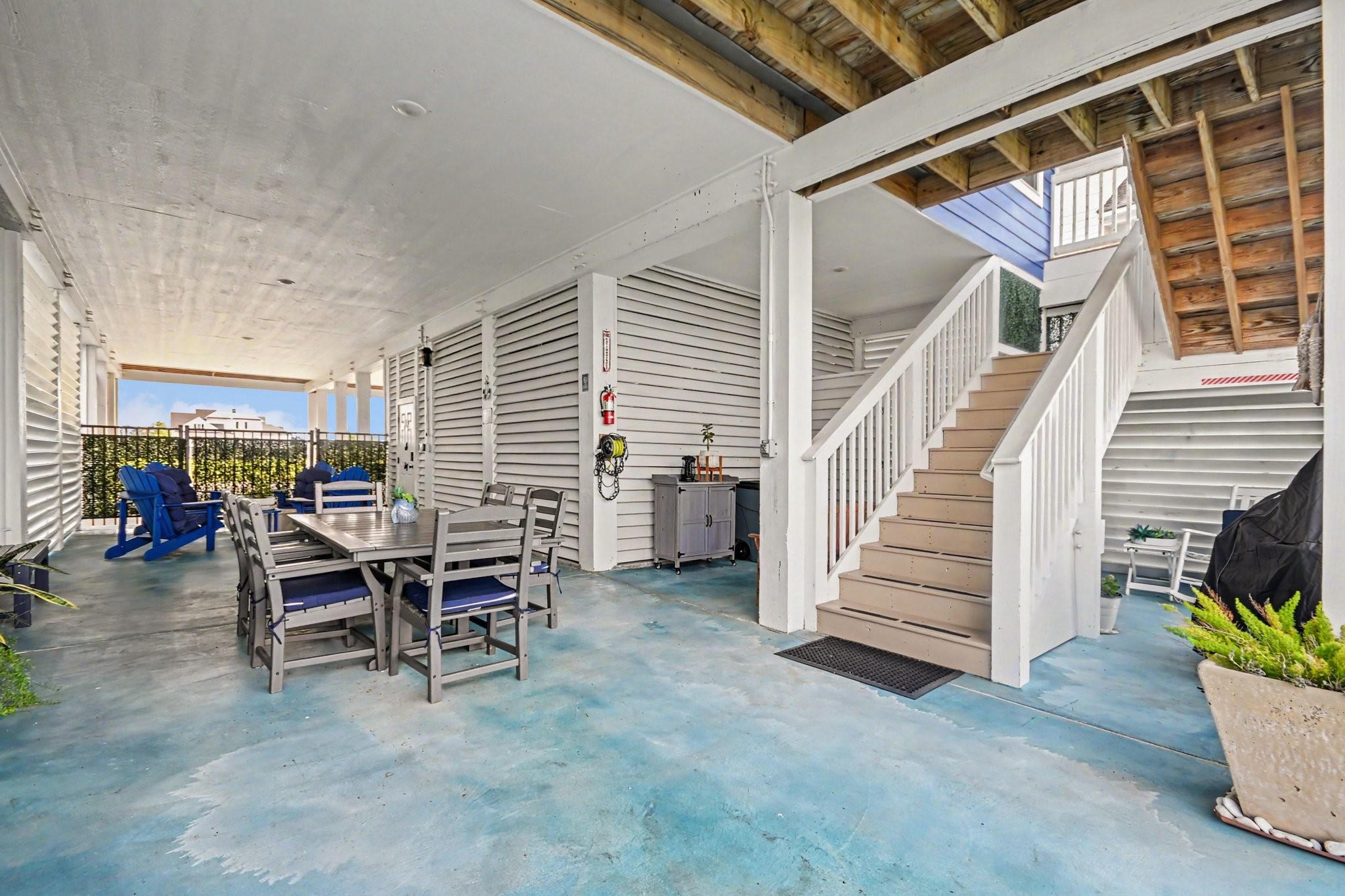 2431 103rd Street Property Photo 6