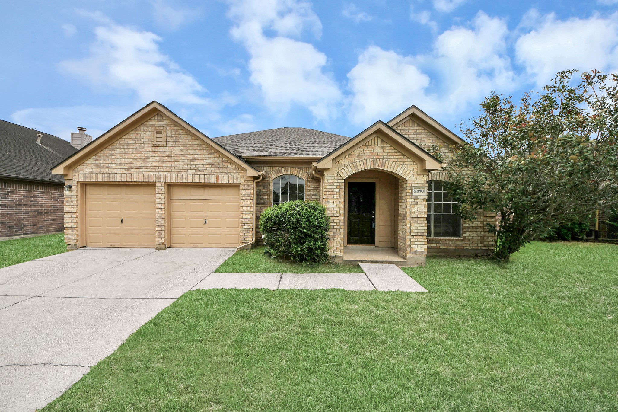 2810 Huntington Way Property Photo 1
