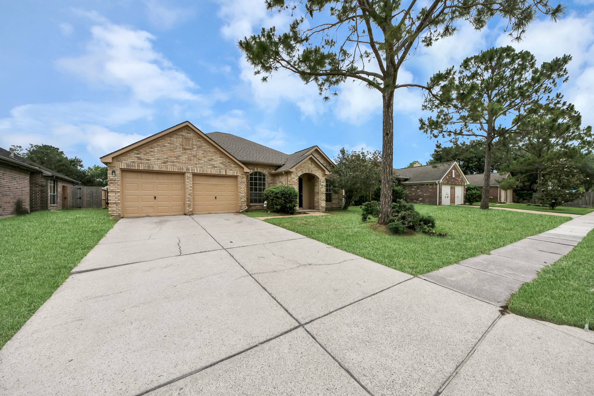 2810 Huntington Way Property Photo 3