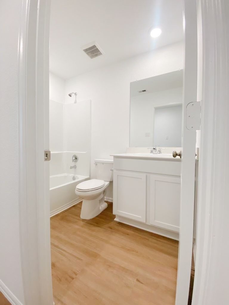 4242 Barrington Cove Property Photo 3