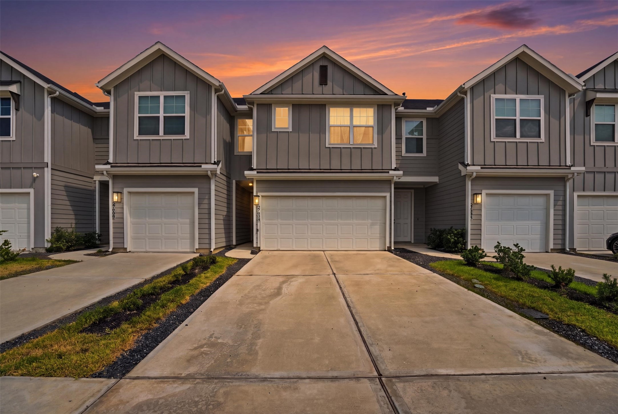 27934 Western Creek Court Property Photo 4