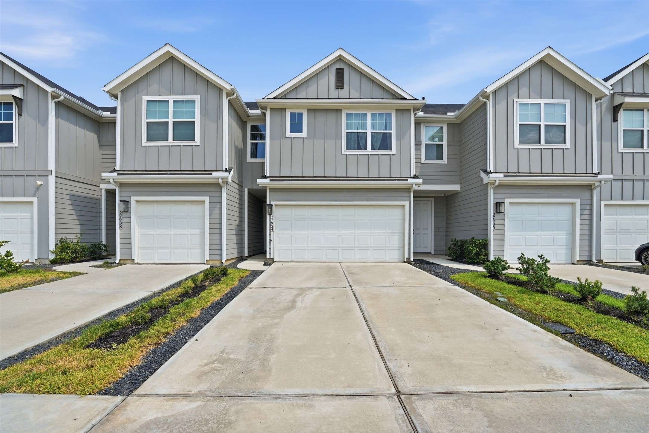 27934 Western Creek Court Property Photo 6