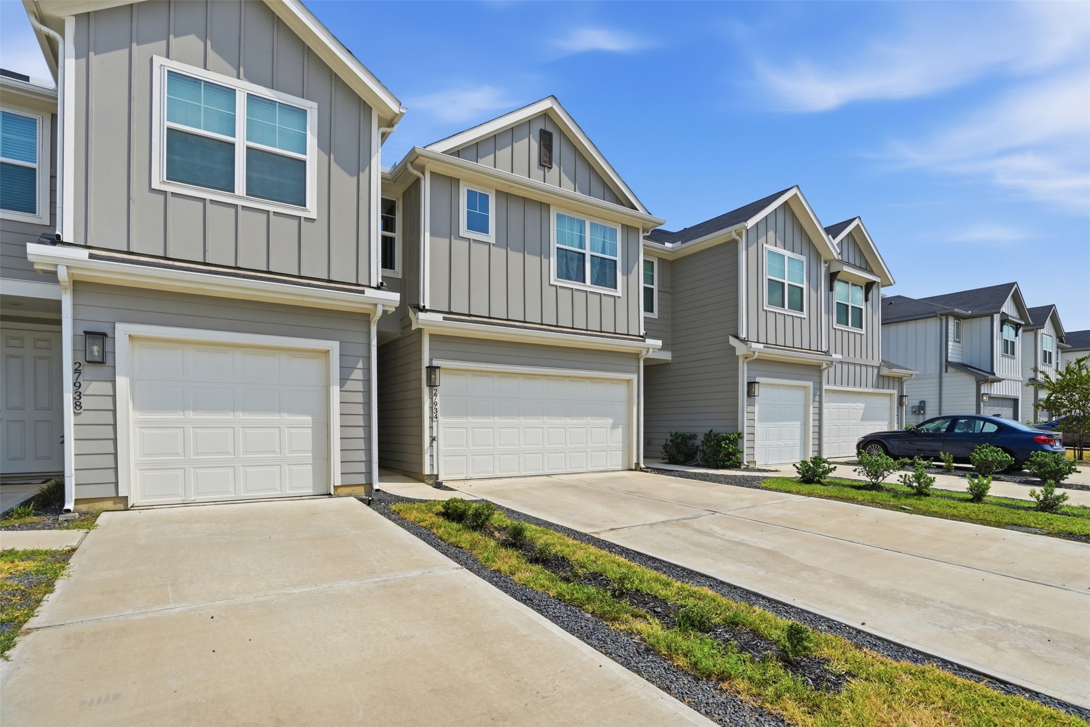 27934 Western Creek Court Property Photo 8
