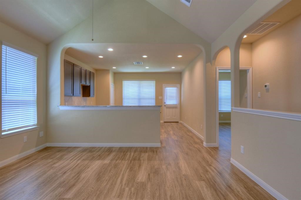 3226 Buttercup Drive Property Photo 4