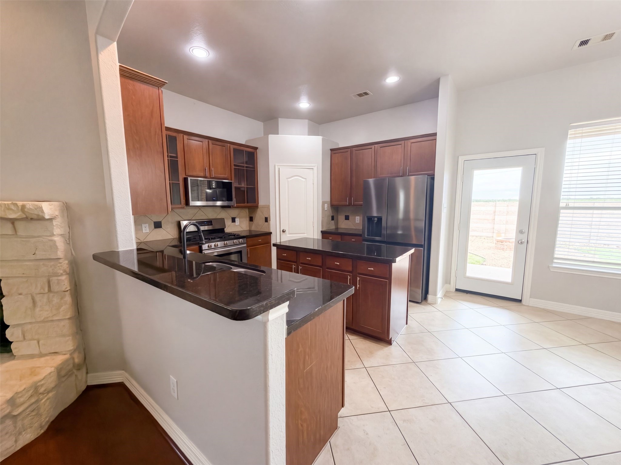 9411 Silver Ridge Drive Property Photo 6