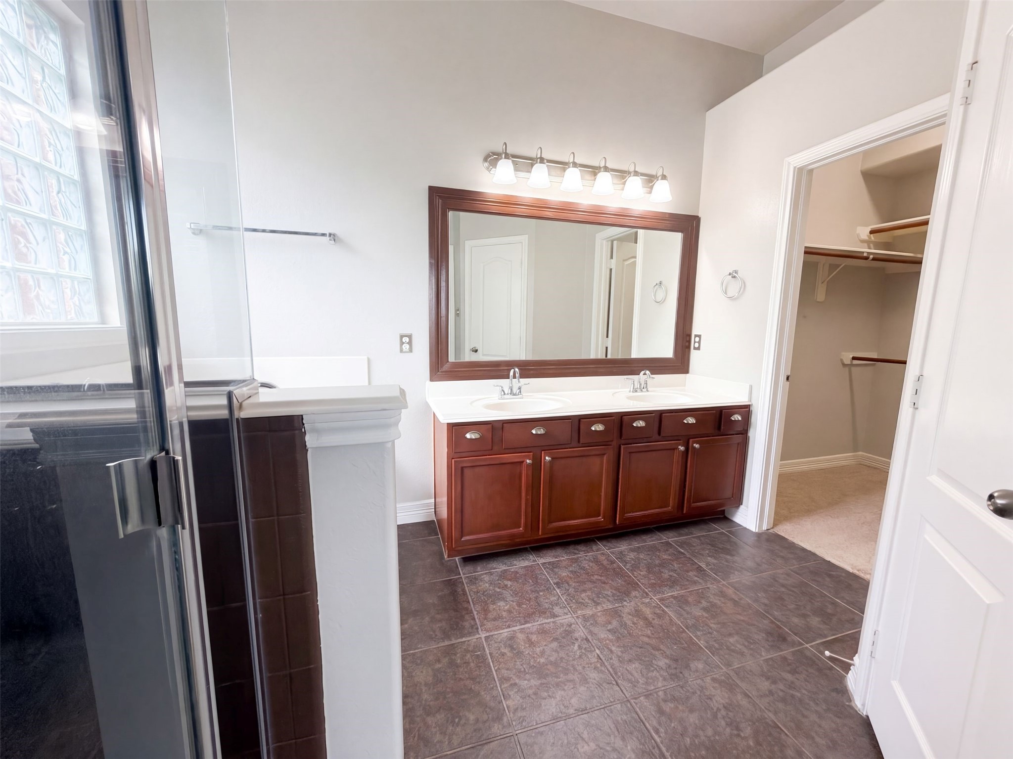 9411 Silver Ridge Drive Property Photo 10