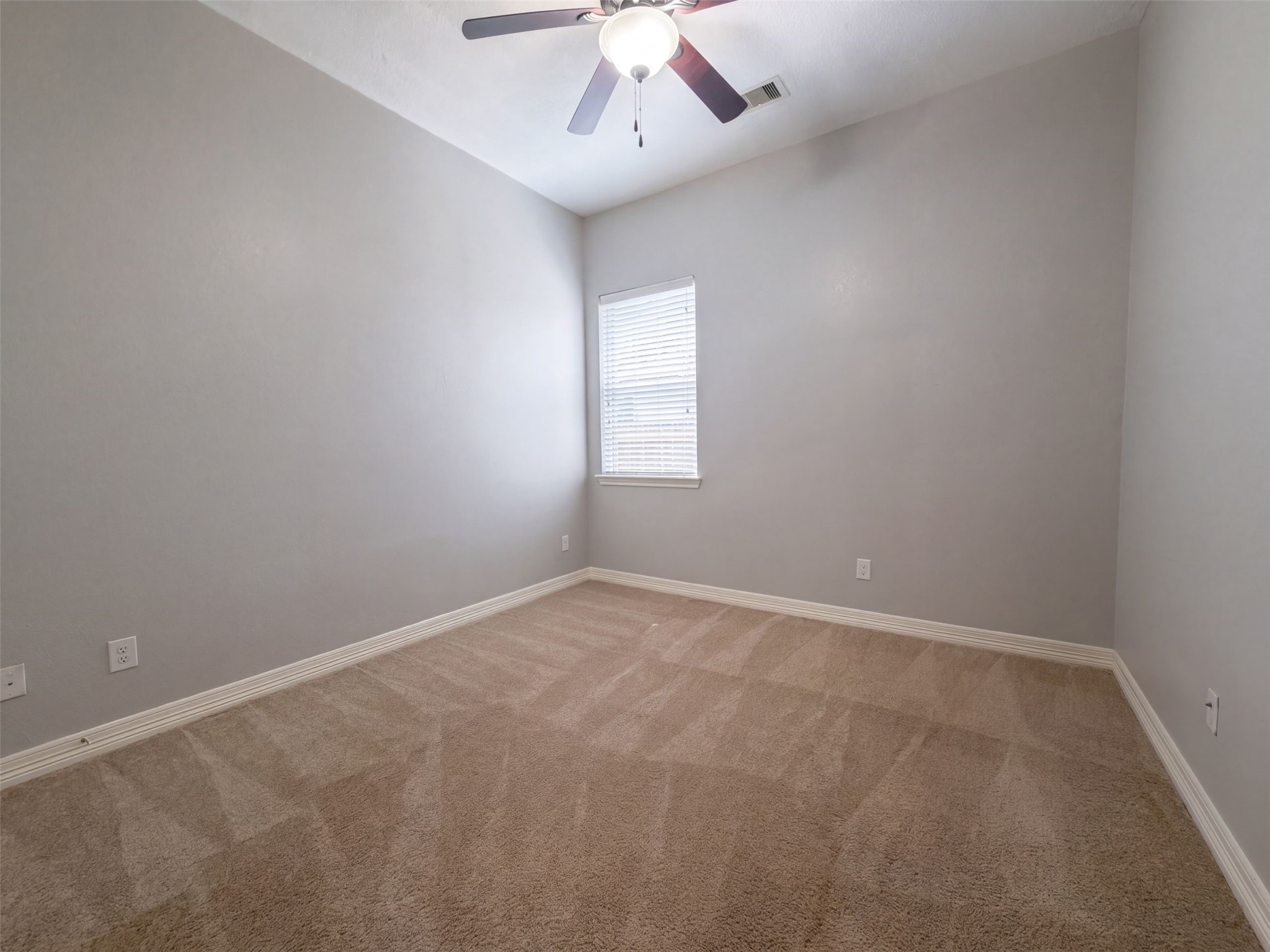 9411 Silver Ridge Drive Property Photo 15