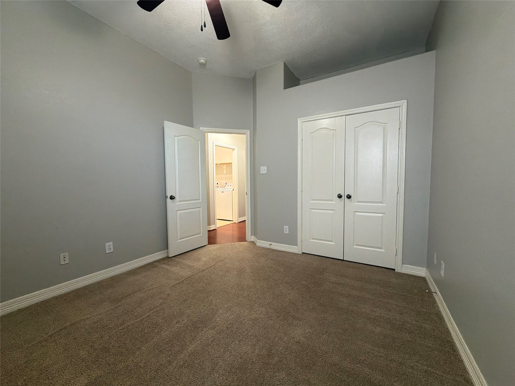 9411 Silver Ridge Drive Property Photo 16