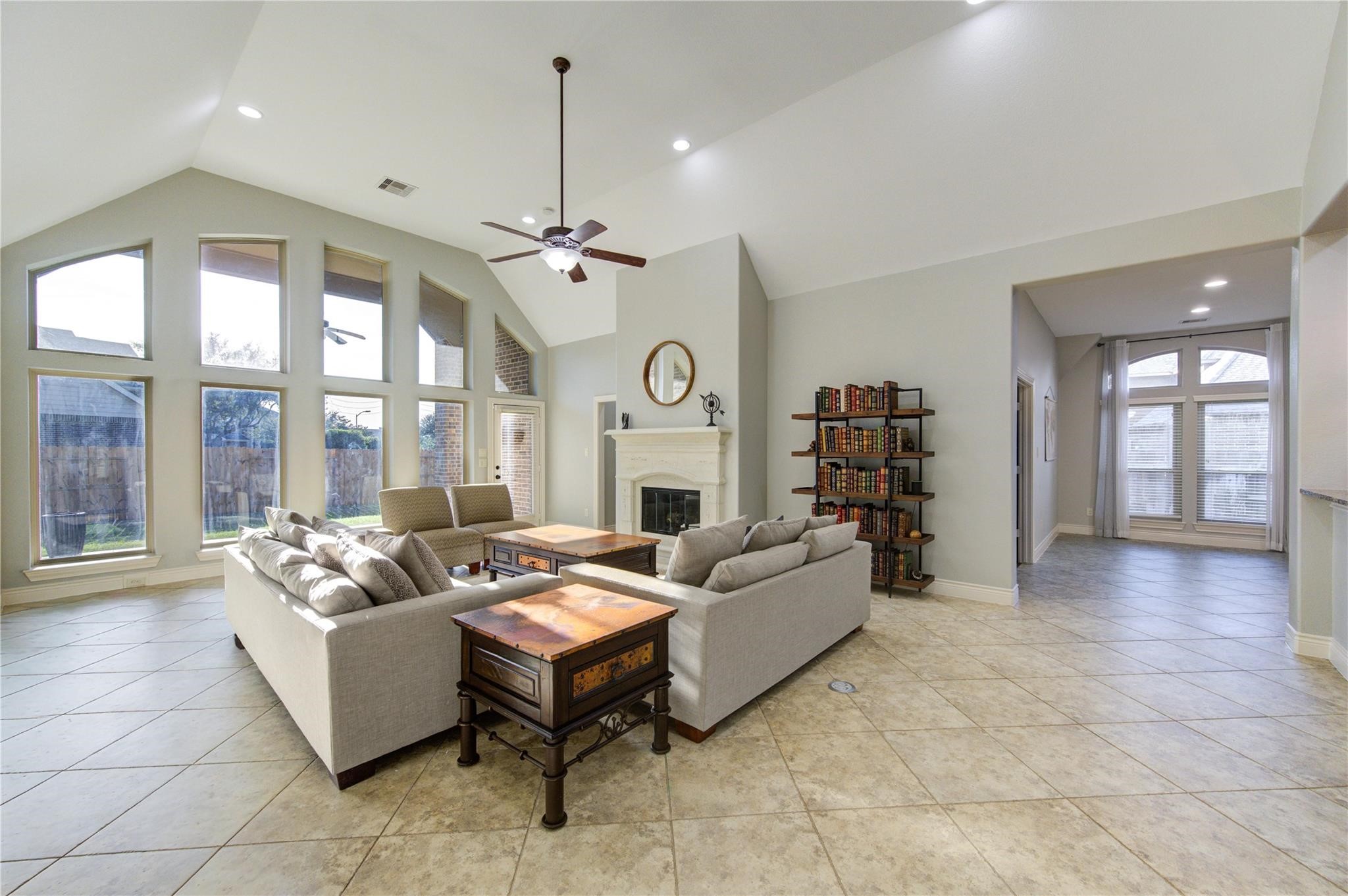 2914 Legend Hill Drive Property Photo 8
