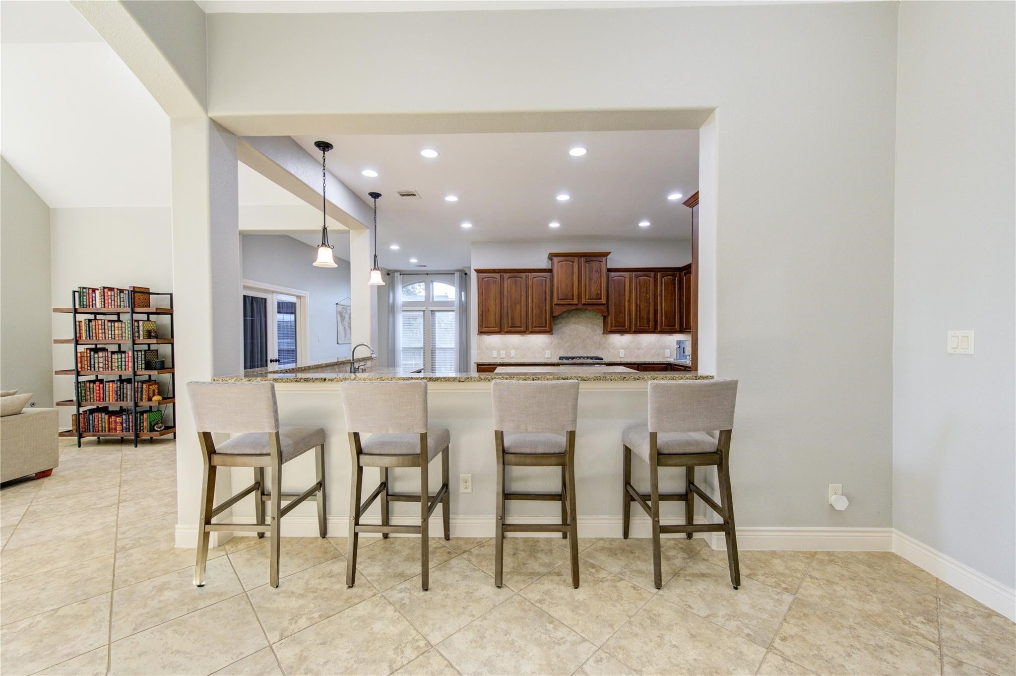 2914 Legend Hill Drive Property Photo 11