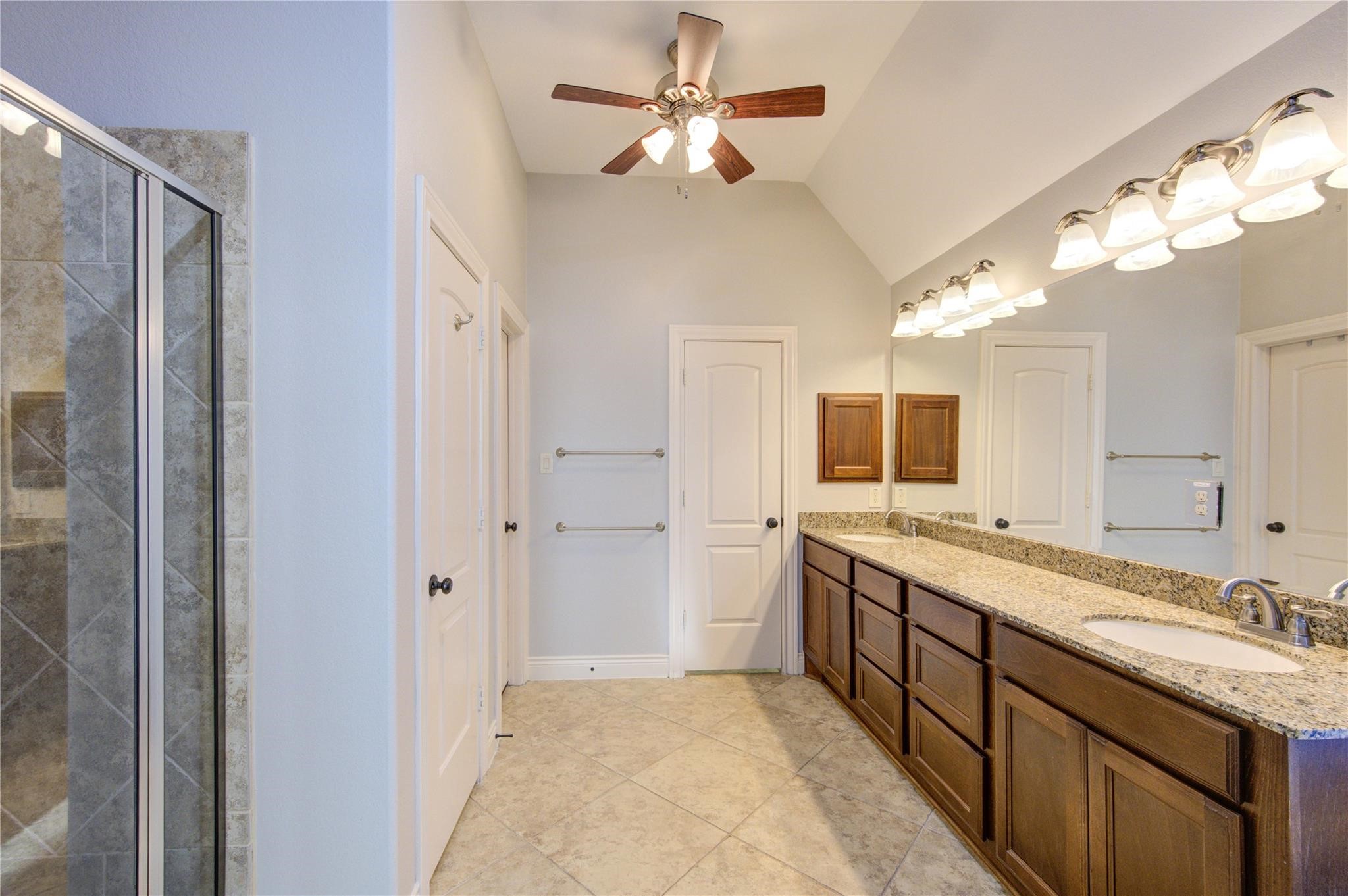 2914 Legend Hill Drive Property Photo 17