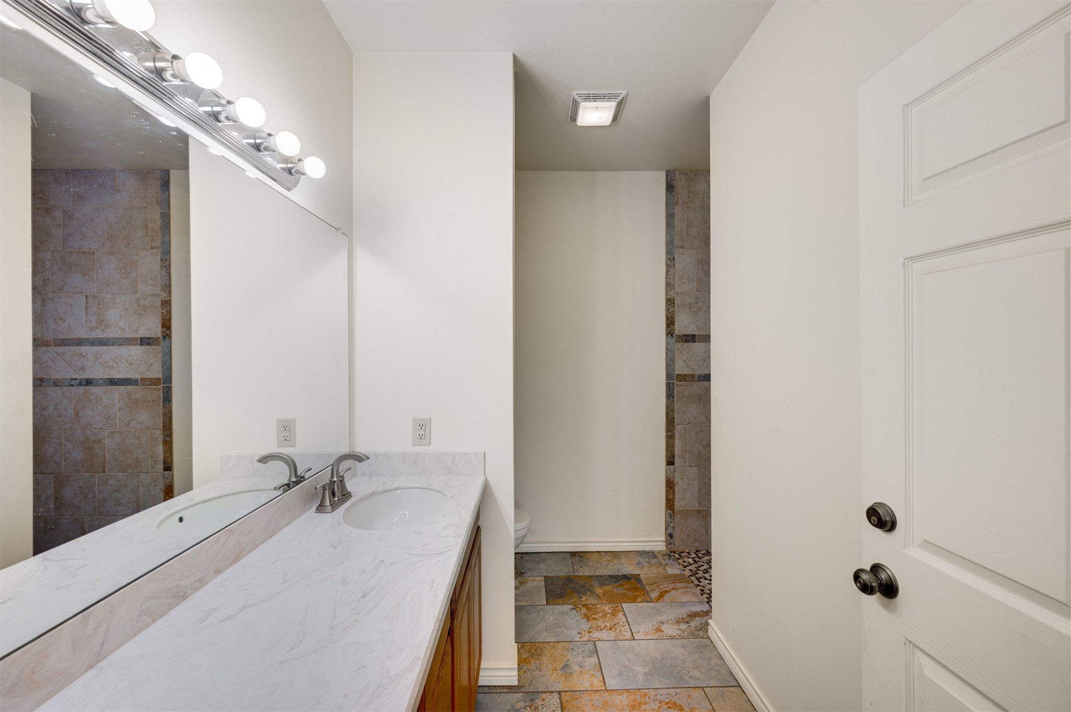 531 County Road 3501 Road Property Photo 15
