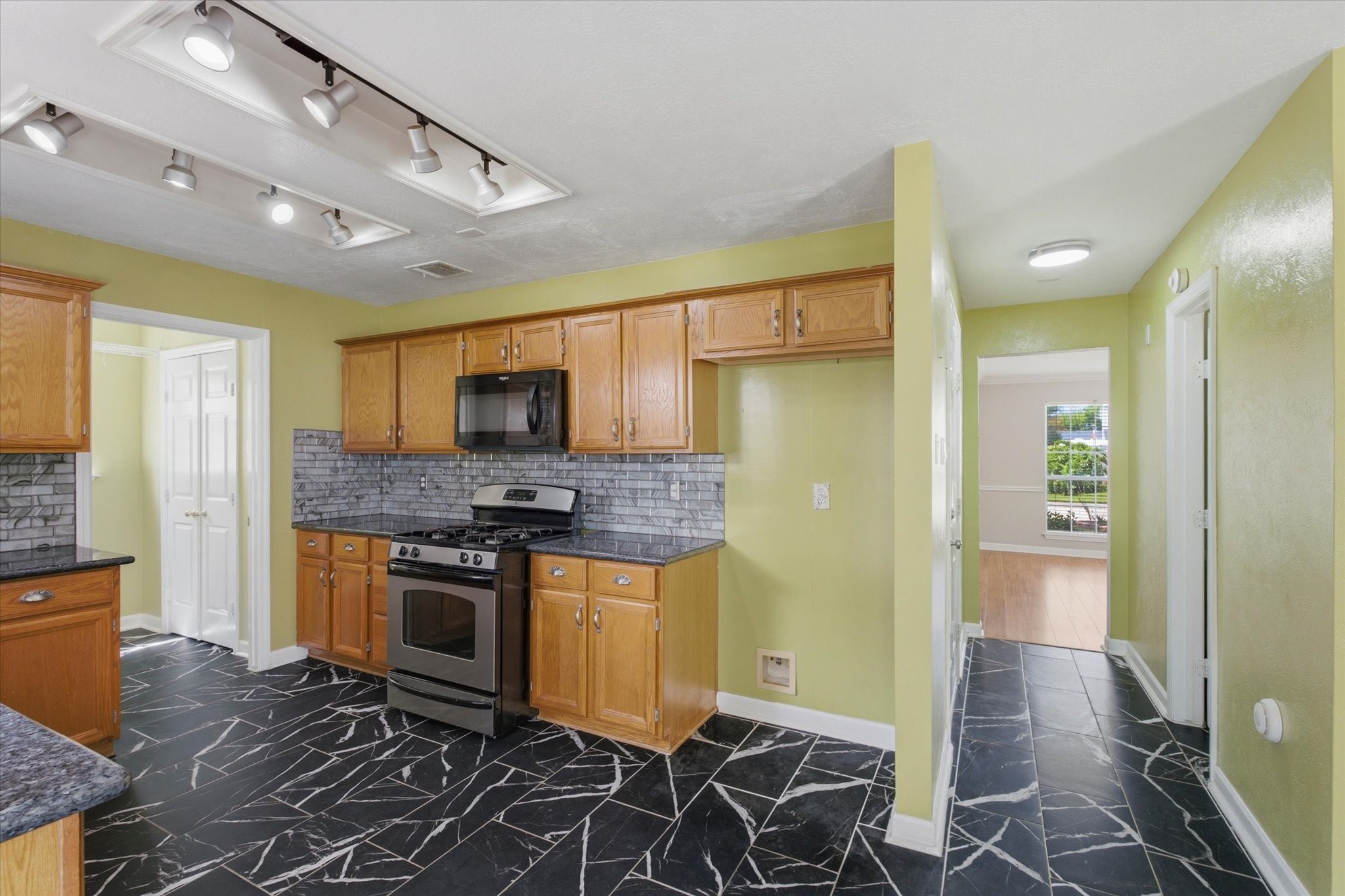 7210 Hazel Cove Drive Property Photo 8
