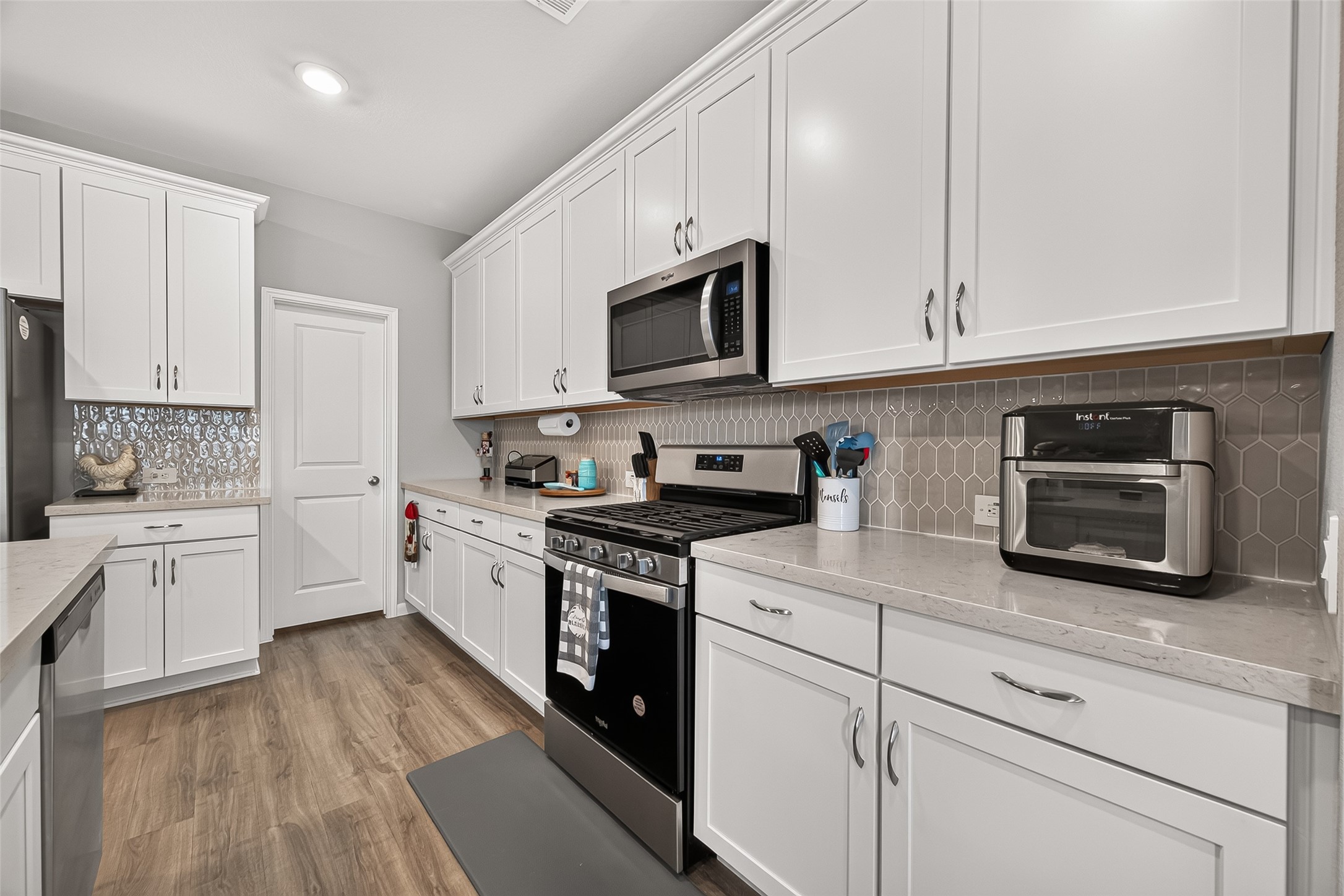 12707 Gabrial Drive Property Photo 8