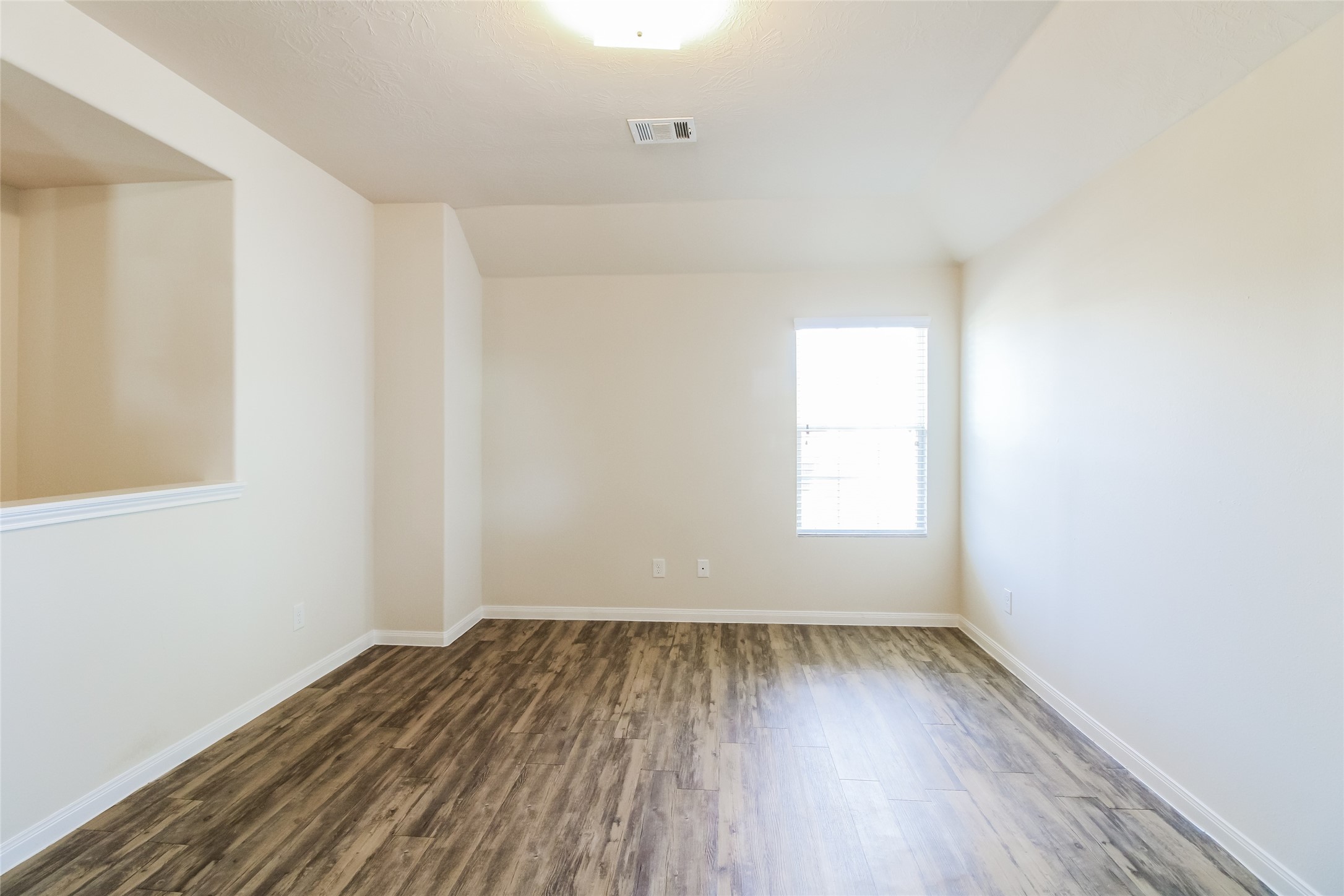 12043 Pia Drive Property Photo 3