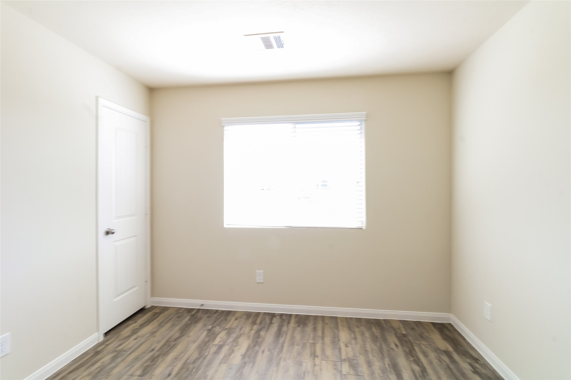 12043 Pia Drive Property Photo 5