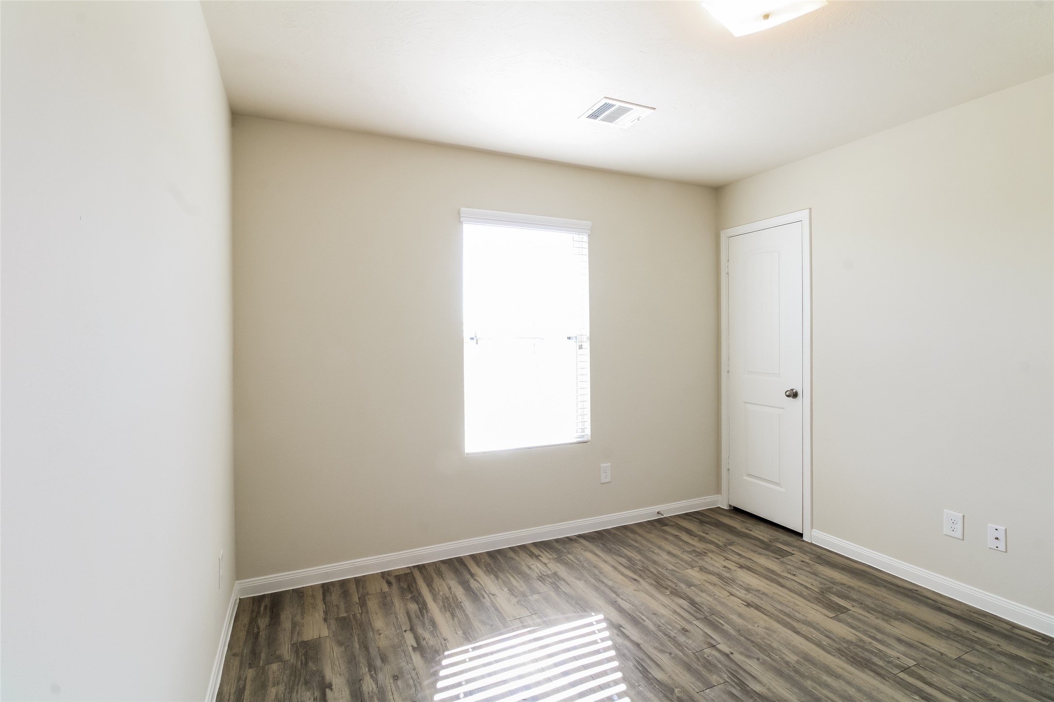 12043 Pia Drive Property Photo 6