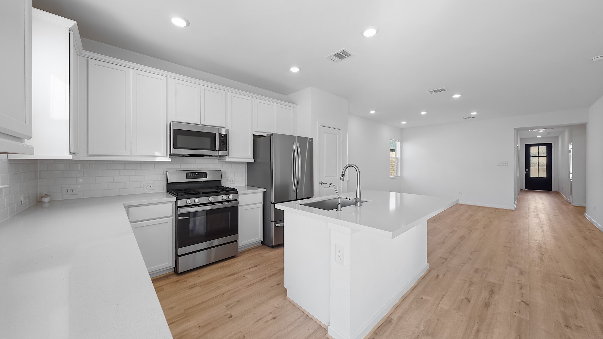 7211 Greenbriar Bend Court Property Photo 13