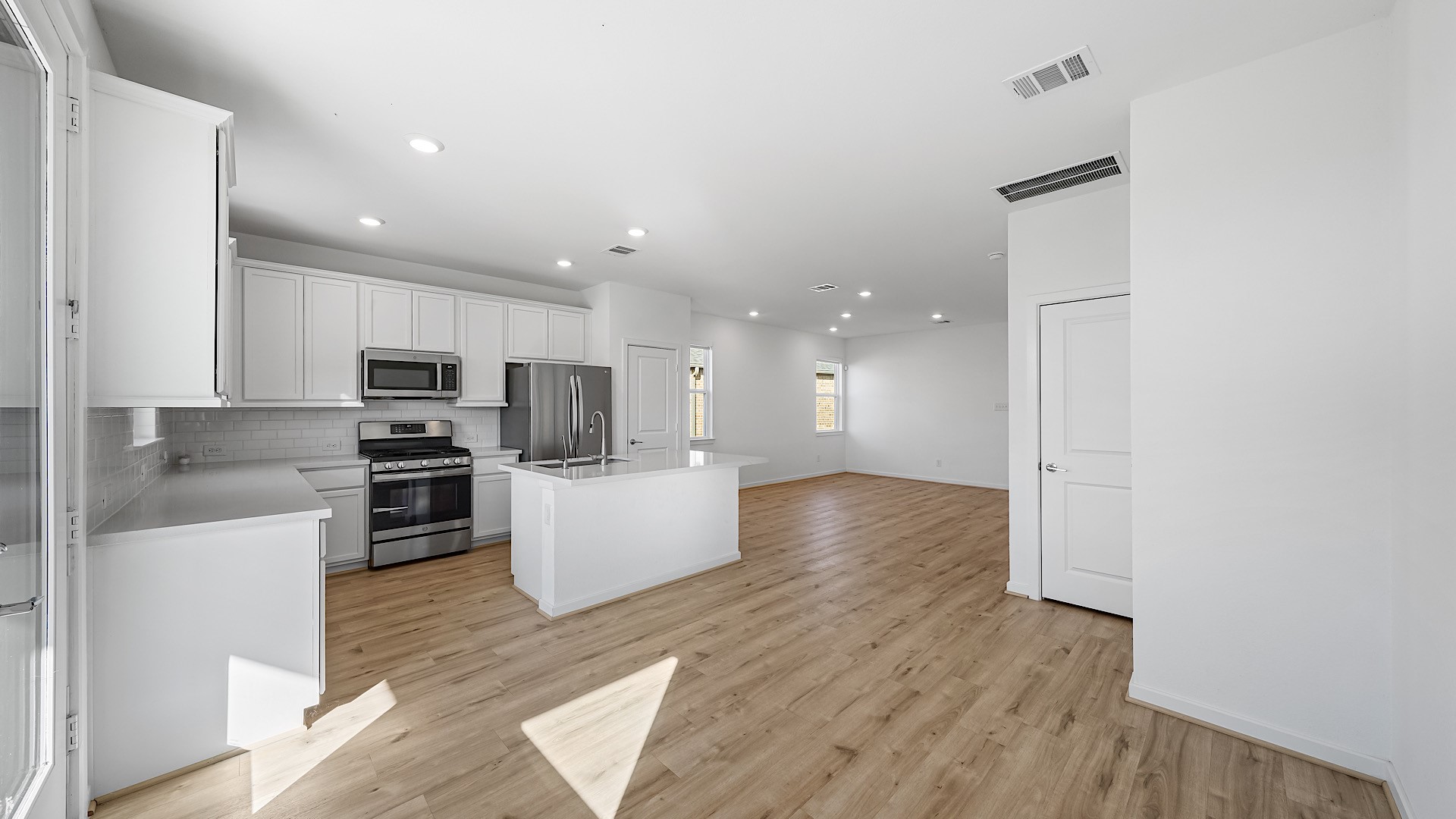 7211 Greenbriar Bend Court Property Photo 15