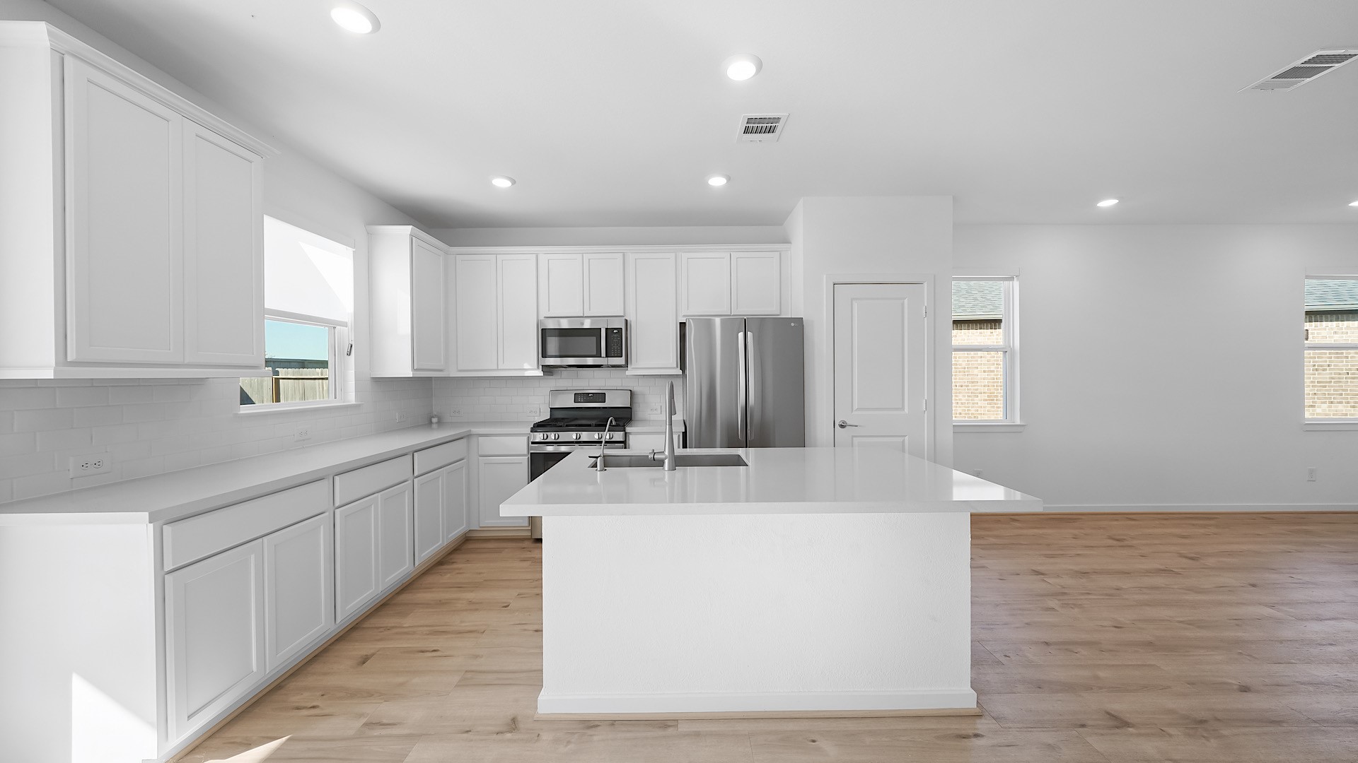 7211 Greenbriar Bend Court Property Photo 17