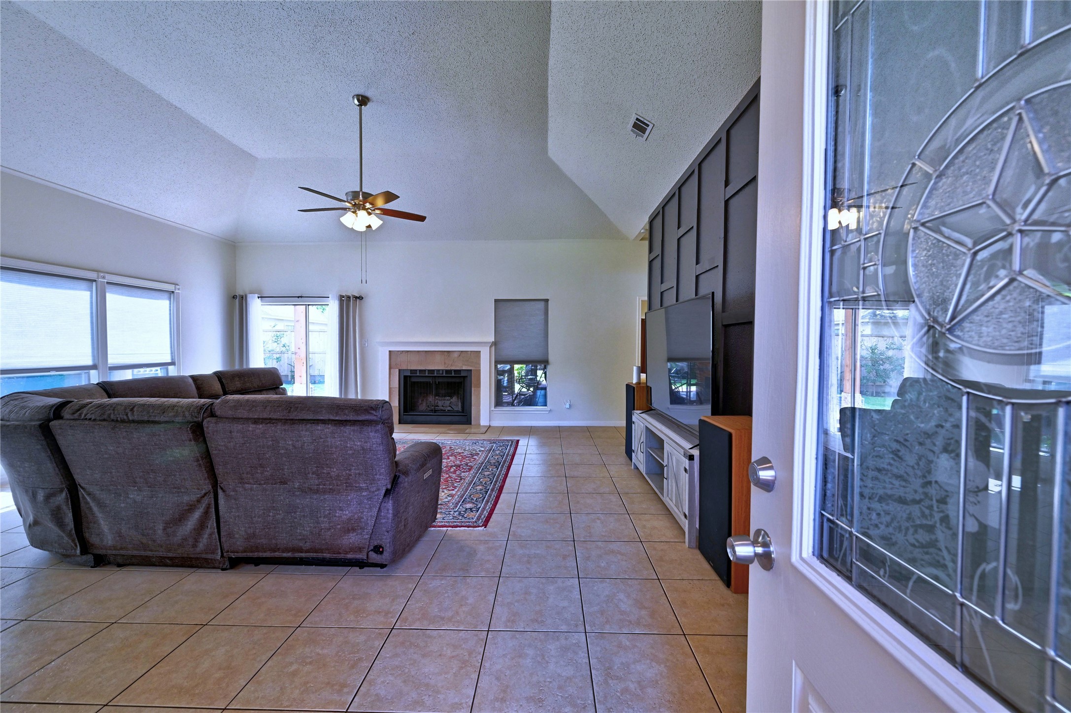 7407 Creekfield Drive Property Photo 3