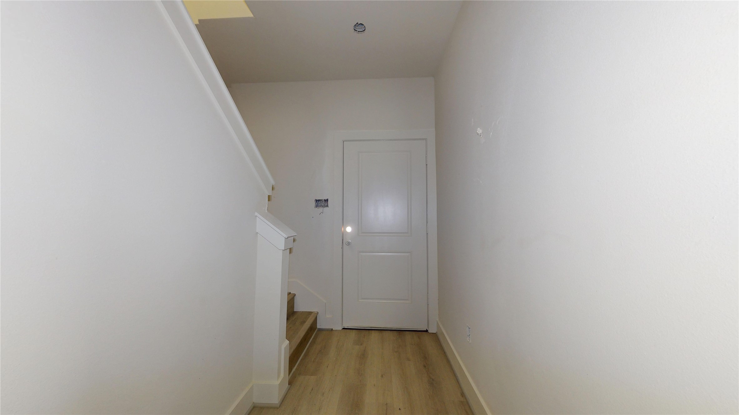 2033 Oak Forest Drive Property Photo 4