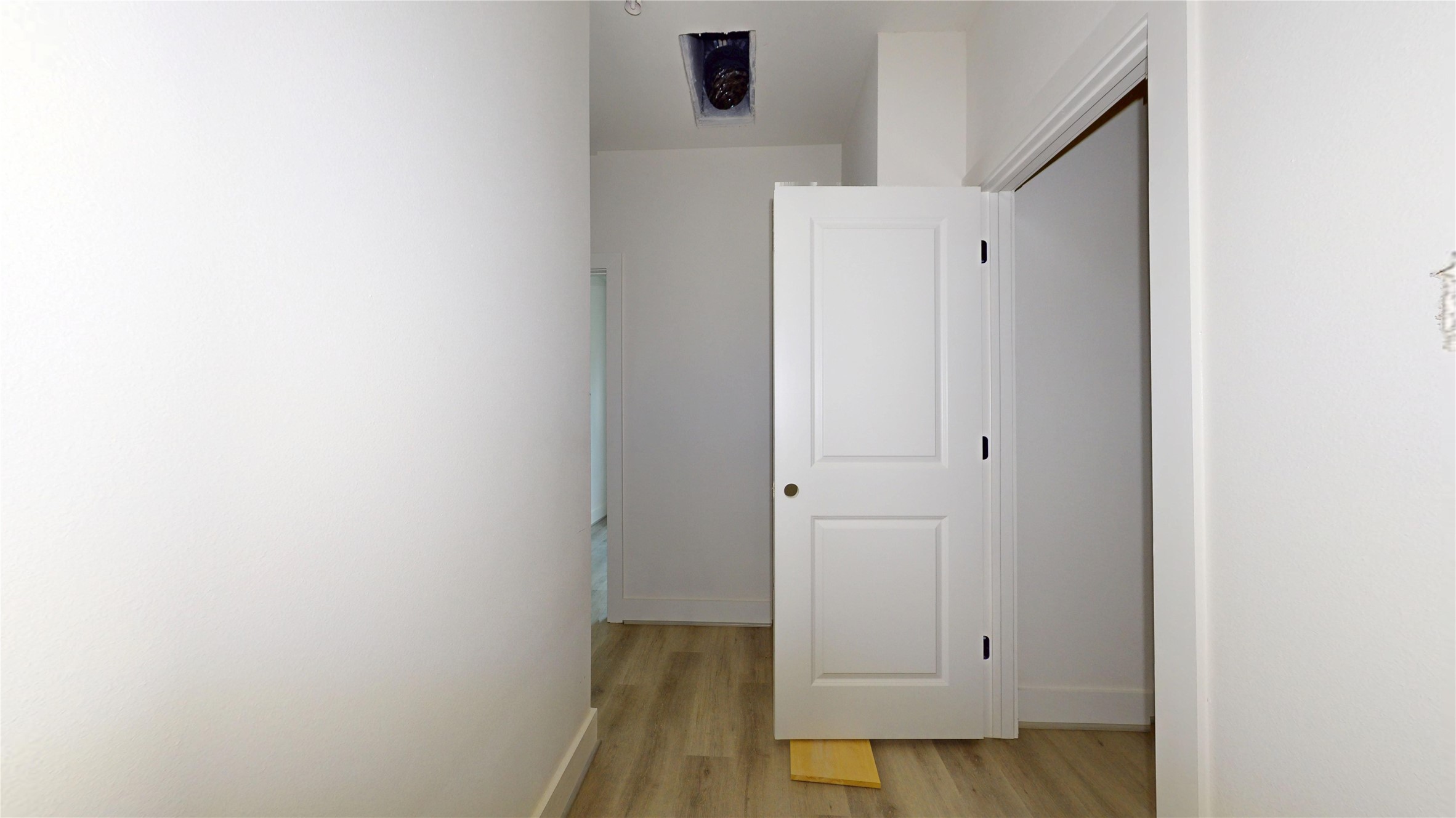2033 Oak Forest Drive Property Photo 6